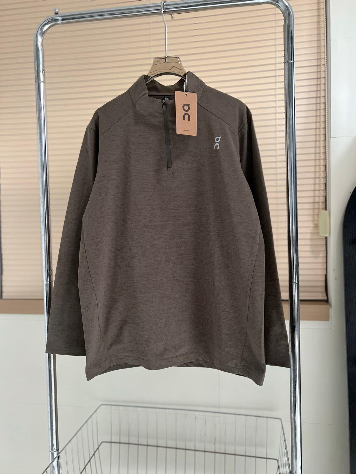 $99件。On速乾半拉鏈長袖
