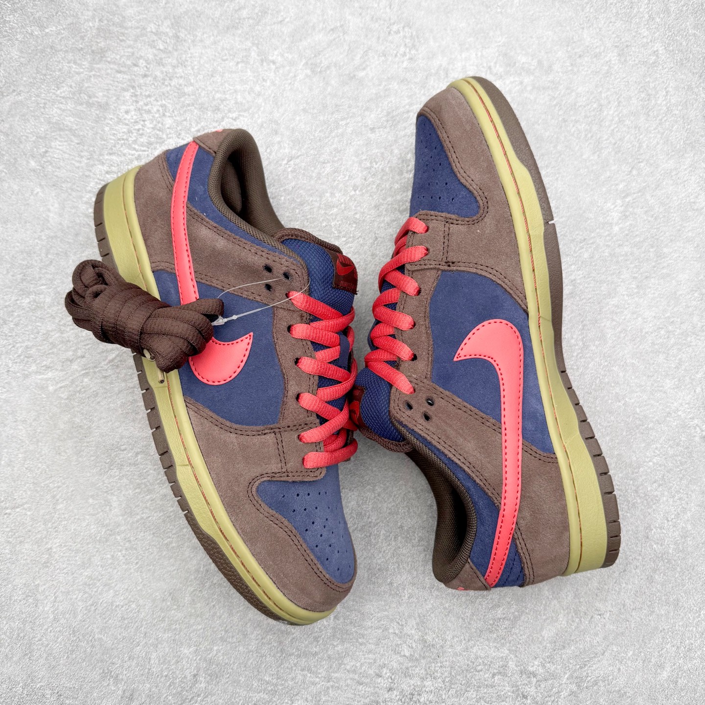 Nike SB Dunk Low HQ1625-200