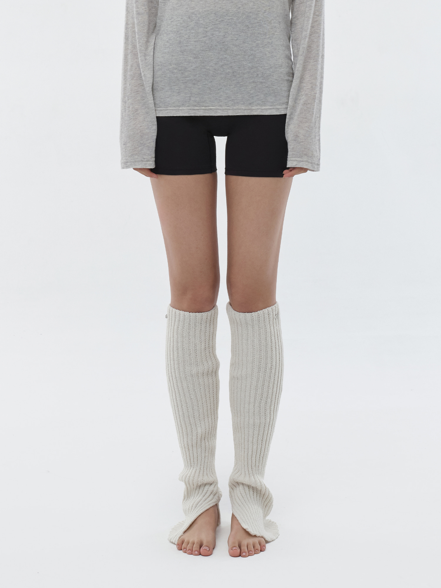 預購_Relaxed Black 3 Leggings by Conch