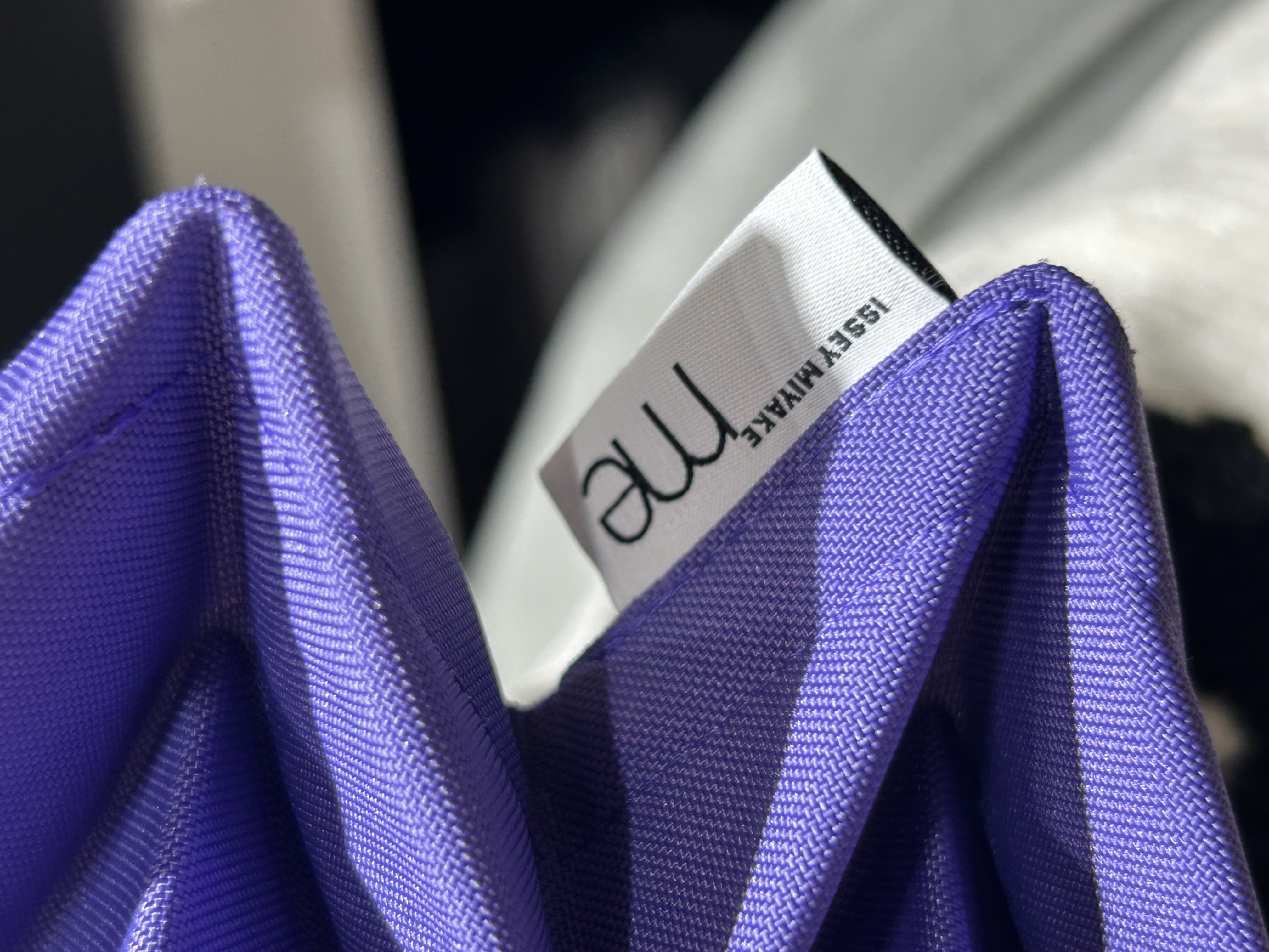 未使用品 ISSEY MIYAKE 三宅一生 Purple Polyester ME Handbag 紫色手挽袋 100%Authentic, unused 未使用品 