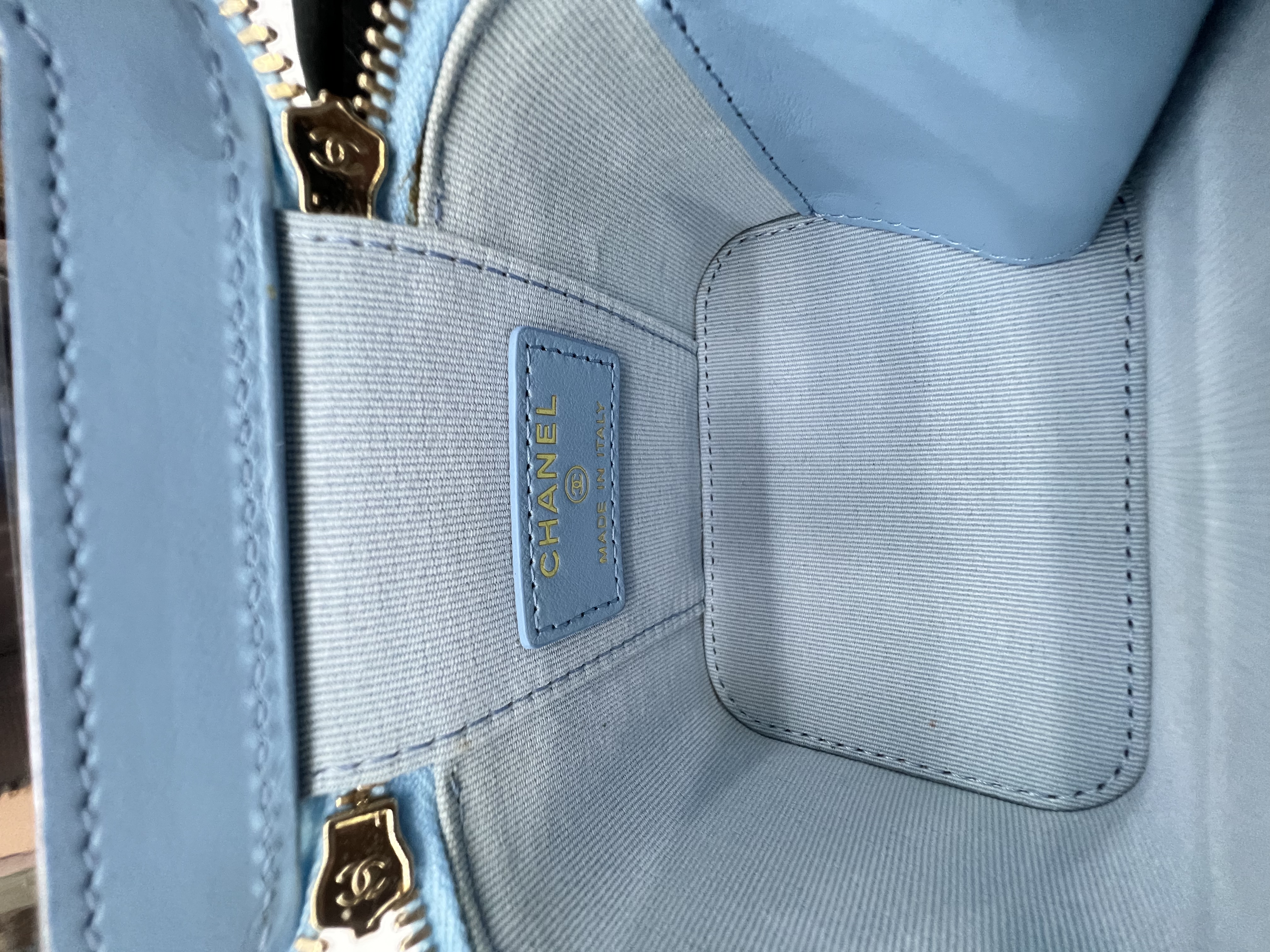 Pre-Owned CHANEL Tiffany Blue Vanity Case / Product Code: 36050610