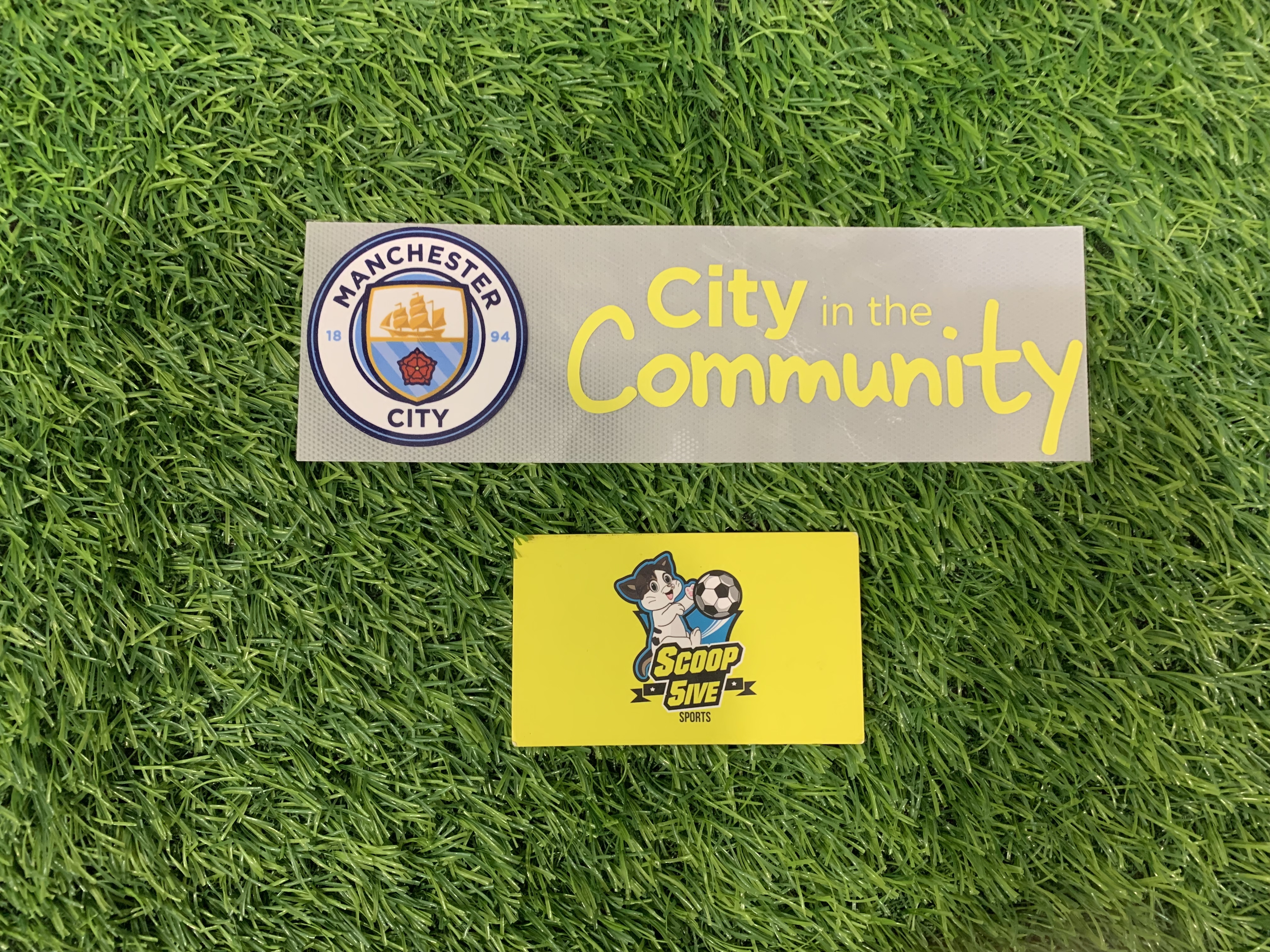 2024-25 曼城 DIY 作客 歐聯 背底廣告