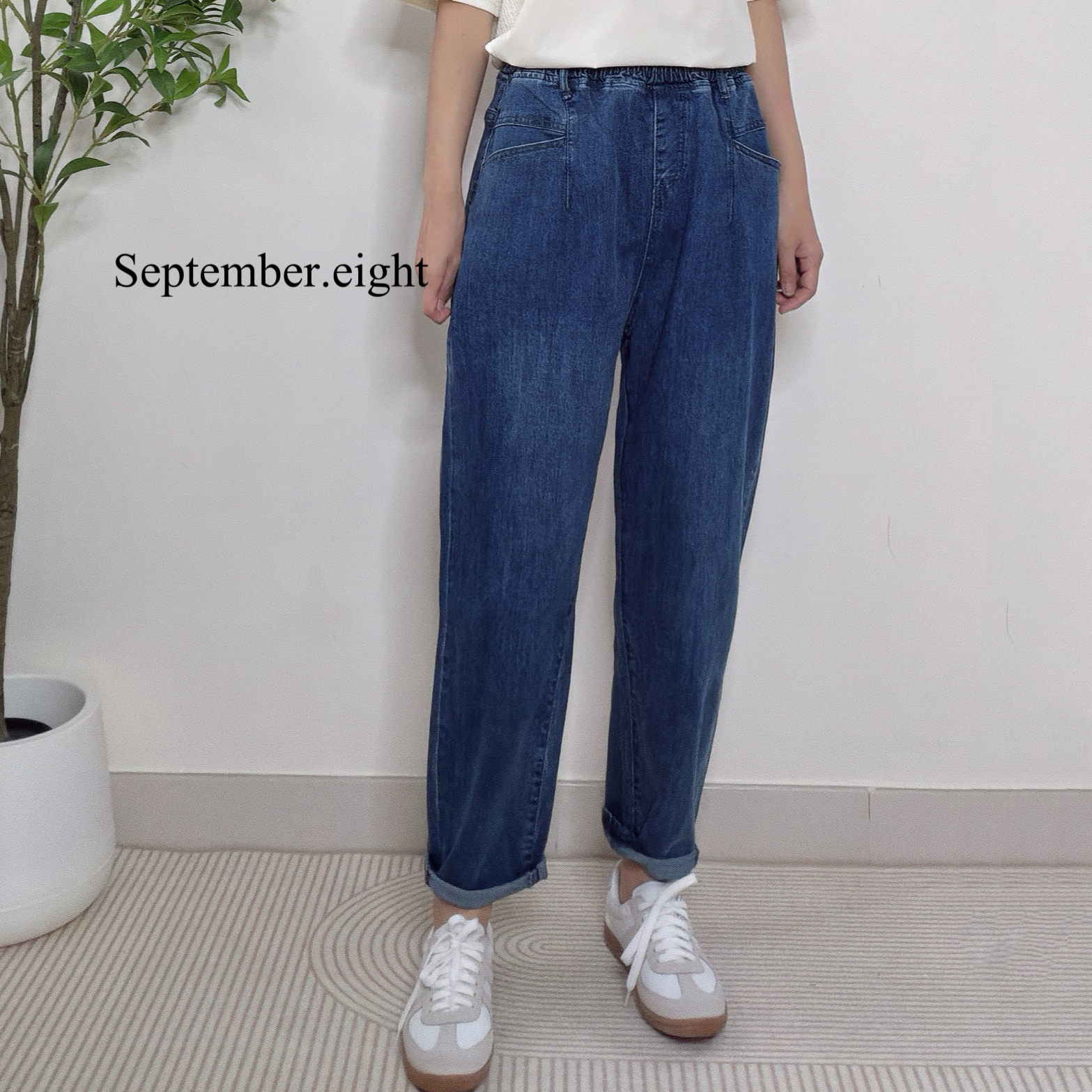 淺藍洗水牛仔褲