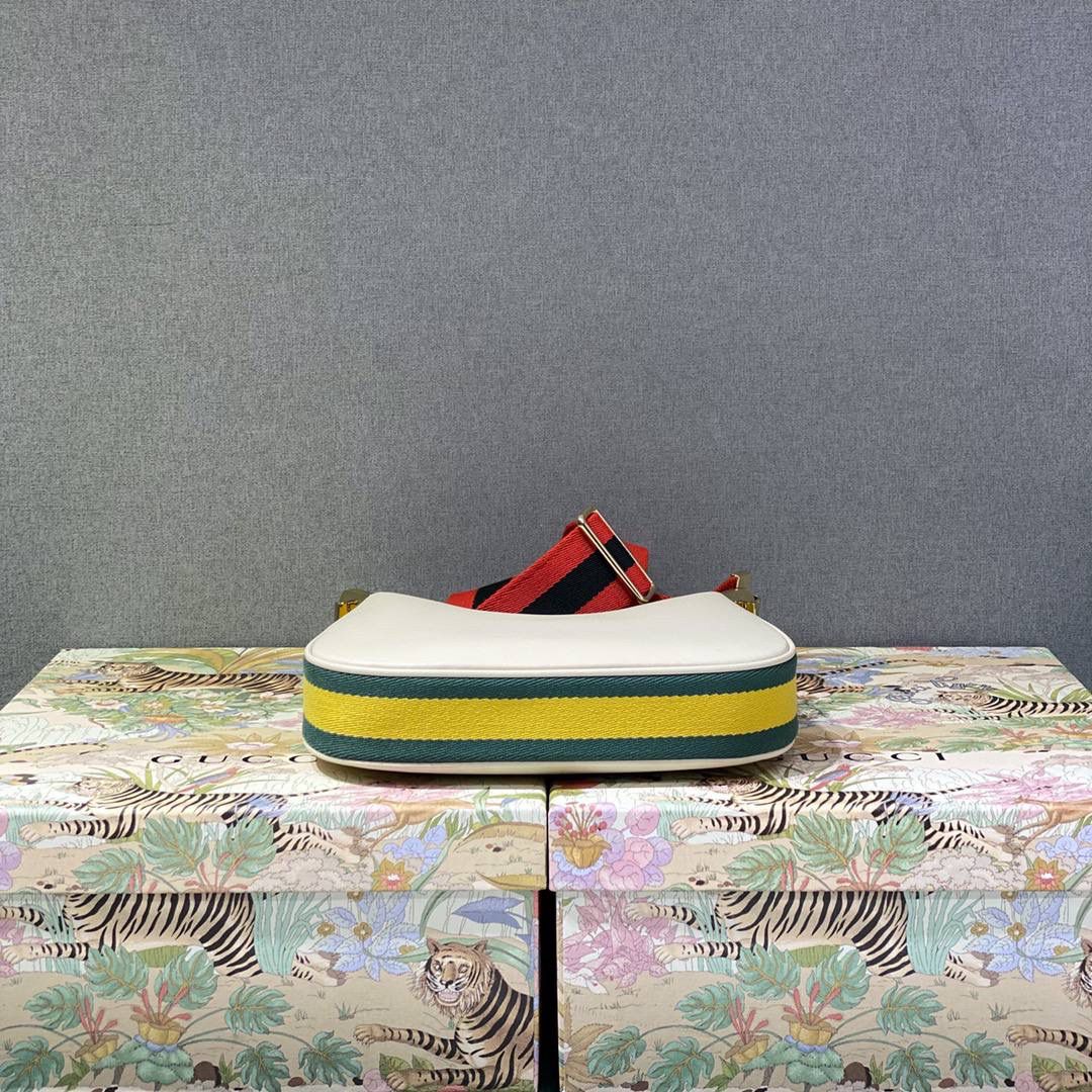 ▪大货实拍 𝗚𝘂𝗰𝗰𝗶 𝗔𝘁𝘁𝗮𝗰𝗵𝗲新品系列 型号：699409 尺寸：23*22*5cm