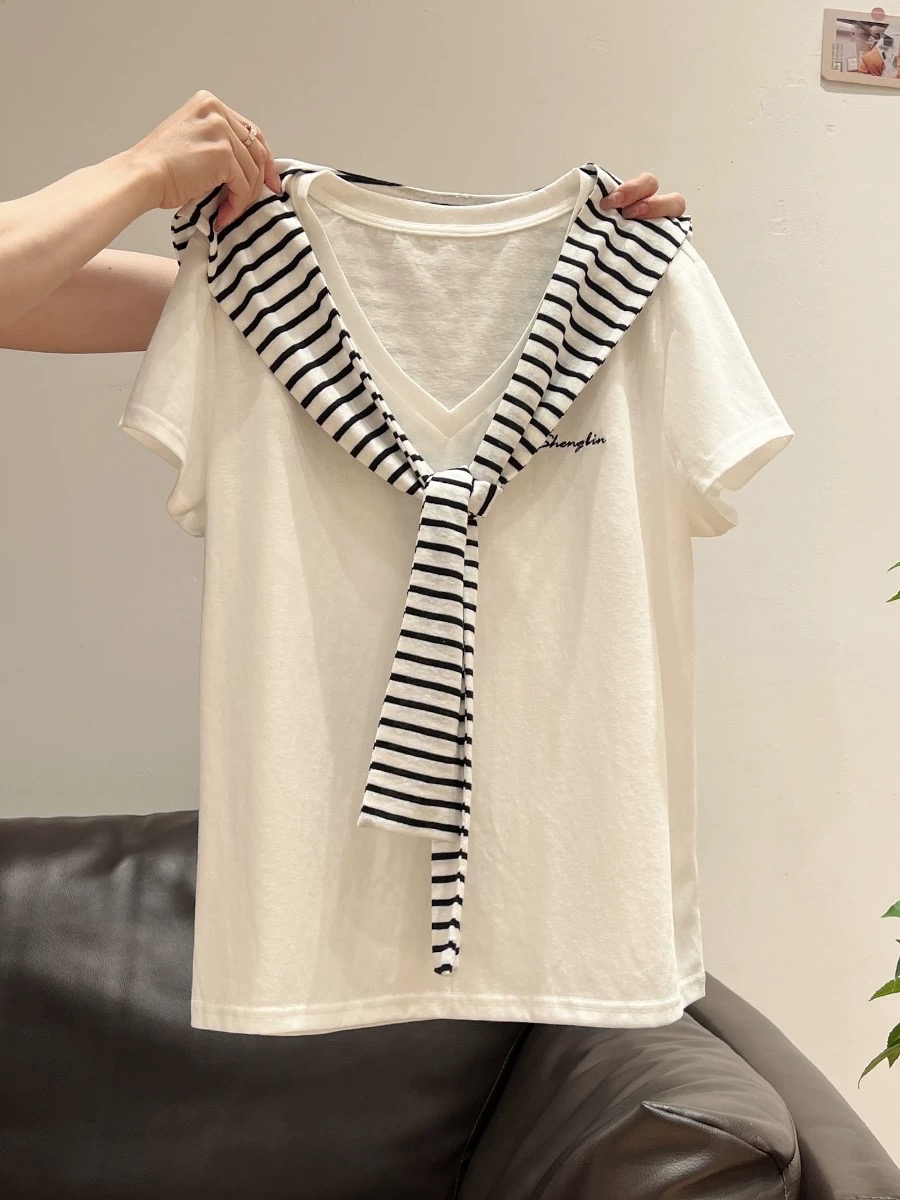 V领线条披肩T恤