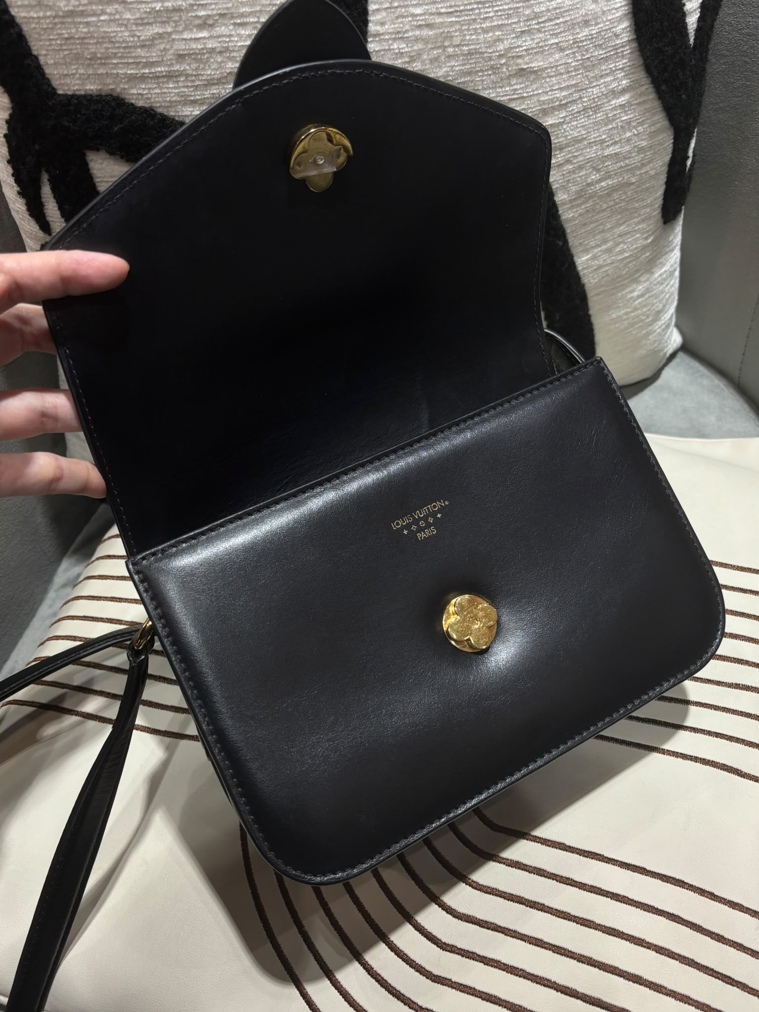 LV Pont 9 黑色小牛皮shoulder bag M55948 100%Authentic, 93%New ☑️Dust bag