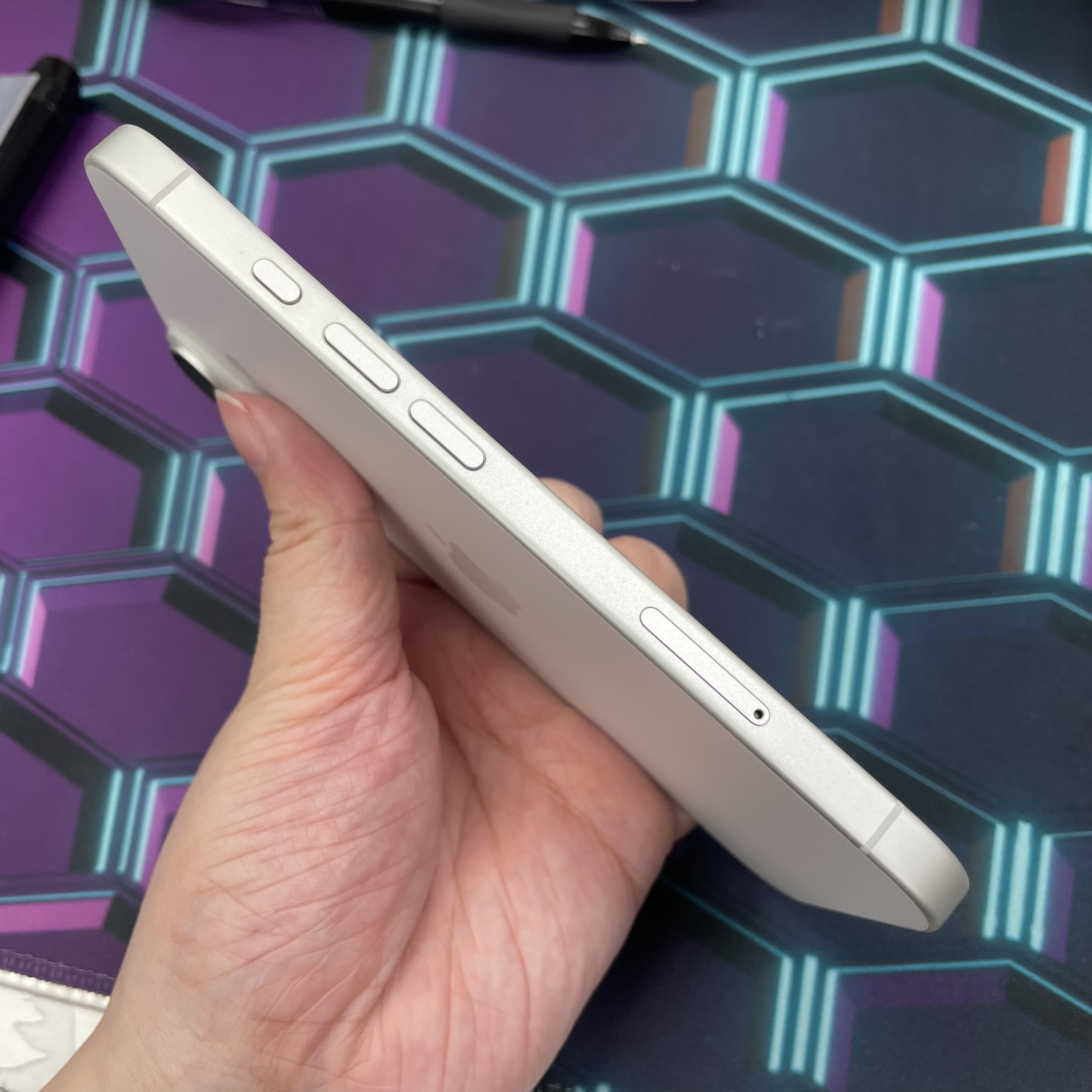 *6309 16 勁靚機 256GB 電91 白色 white