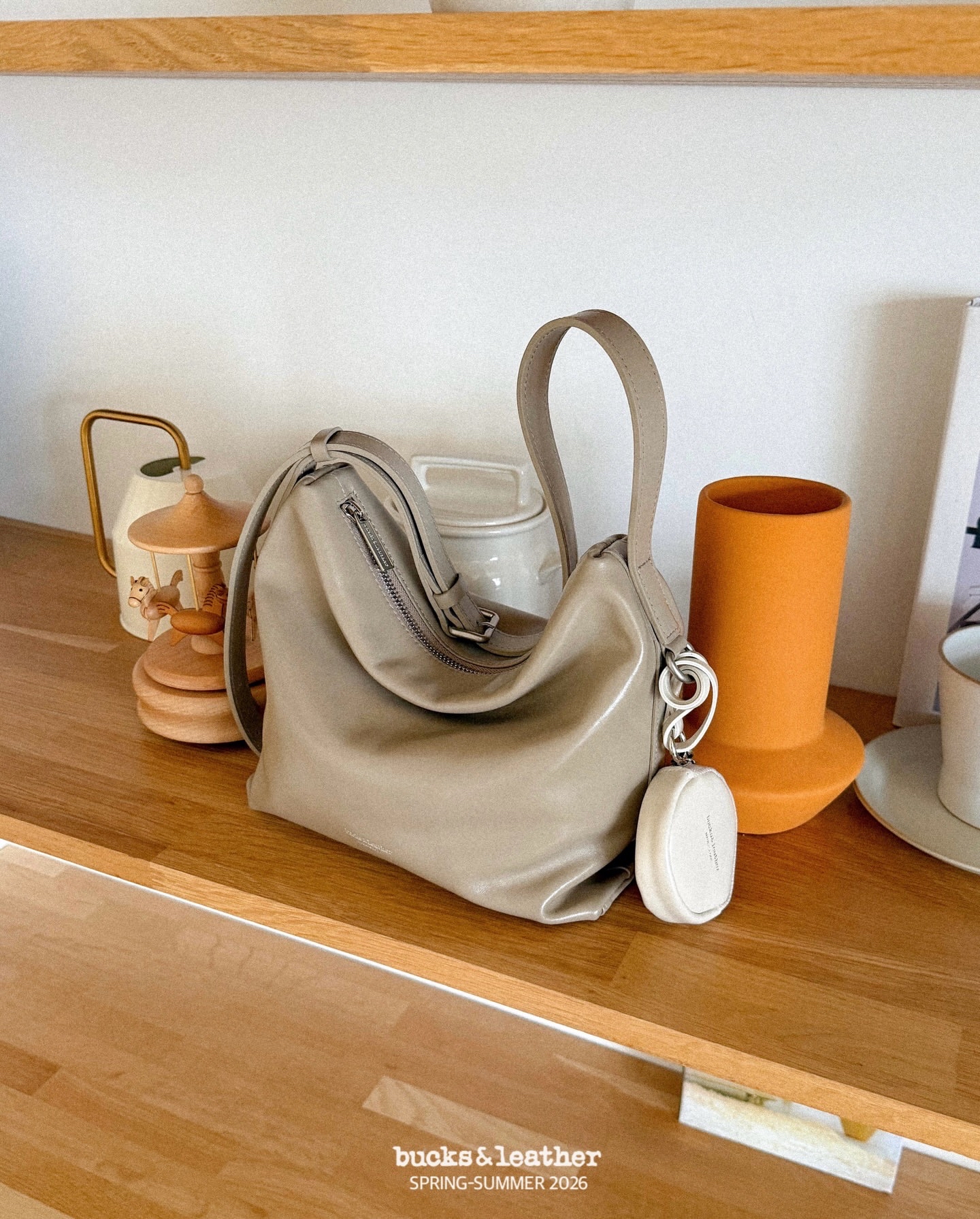 預購_牛皮亮面 Low Bag (S) By Bucks & leather