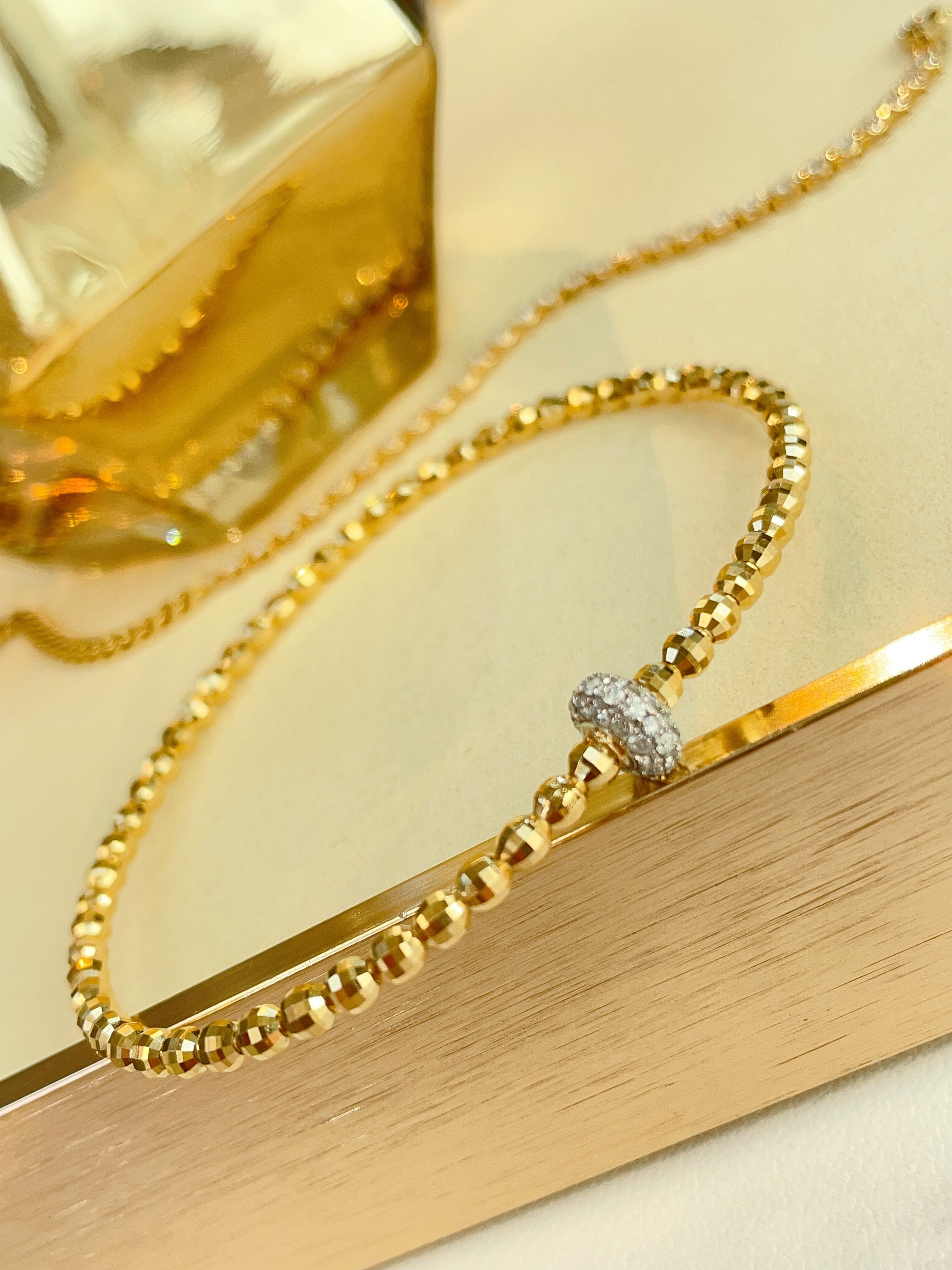 18K Gold Bead & Diamond Stretch Bracelet  N031341