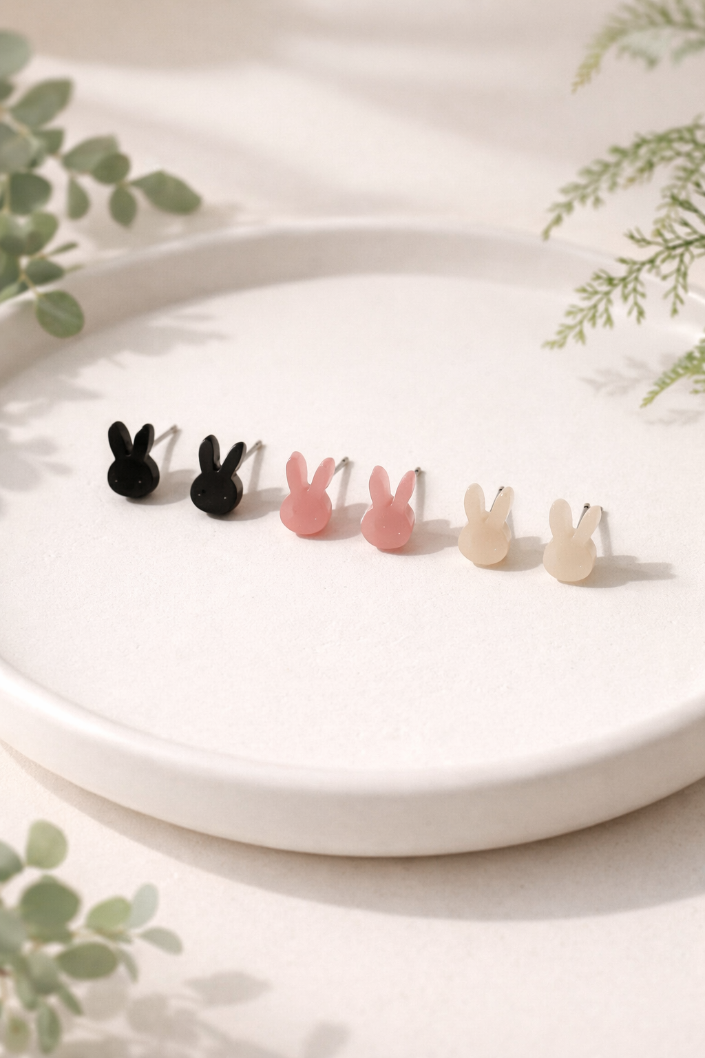 Nnu Bunny Hop Stud Earrings