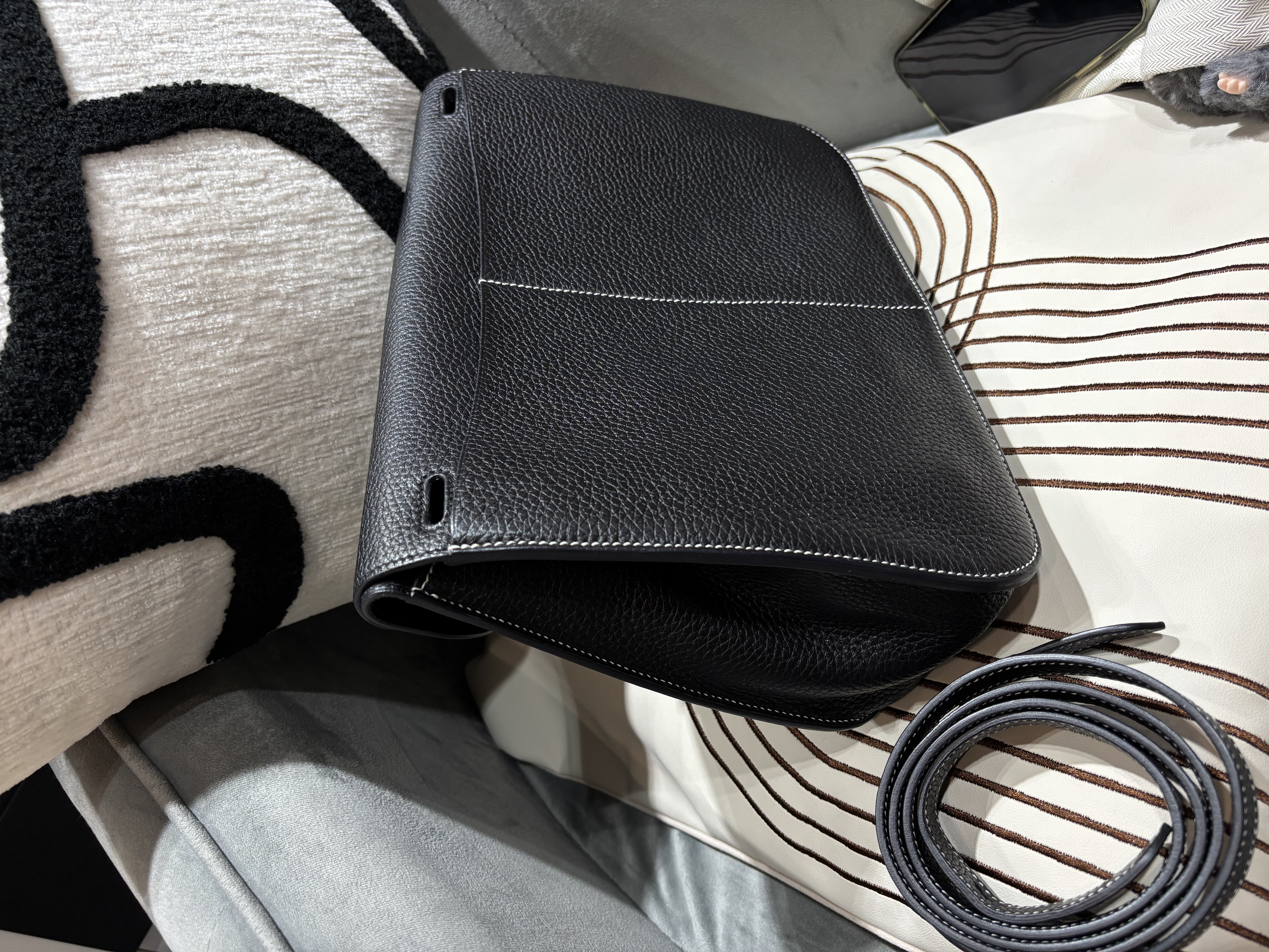 Hermes Halzan 31 ,STAMP X 黑色銀扣 100%Authentic, 98%New  ✅收據✅Dust bag 