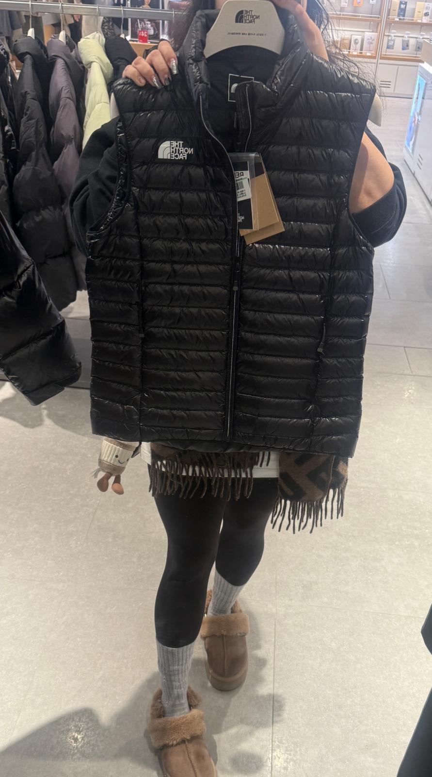 North face 薄羽絨背心black 原價189000won 連線優惠價 Size s -2xl