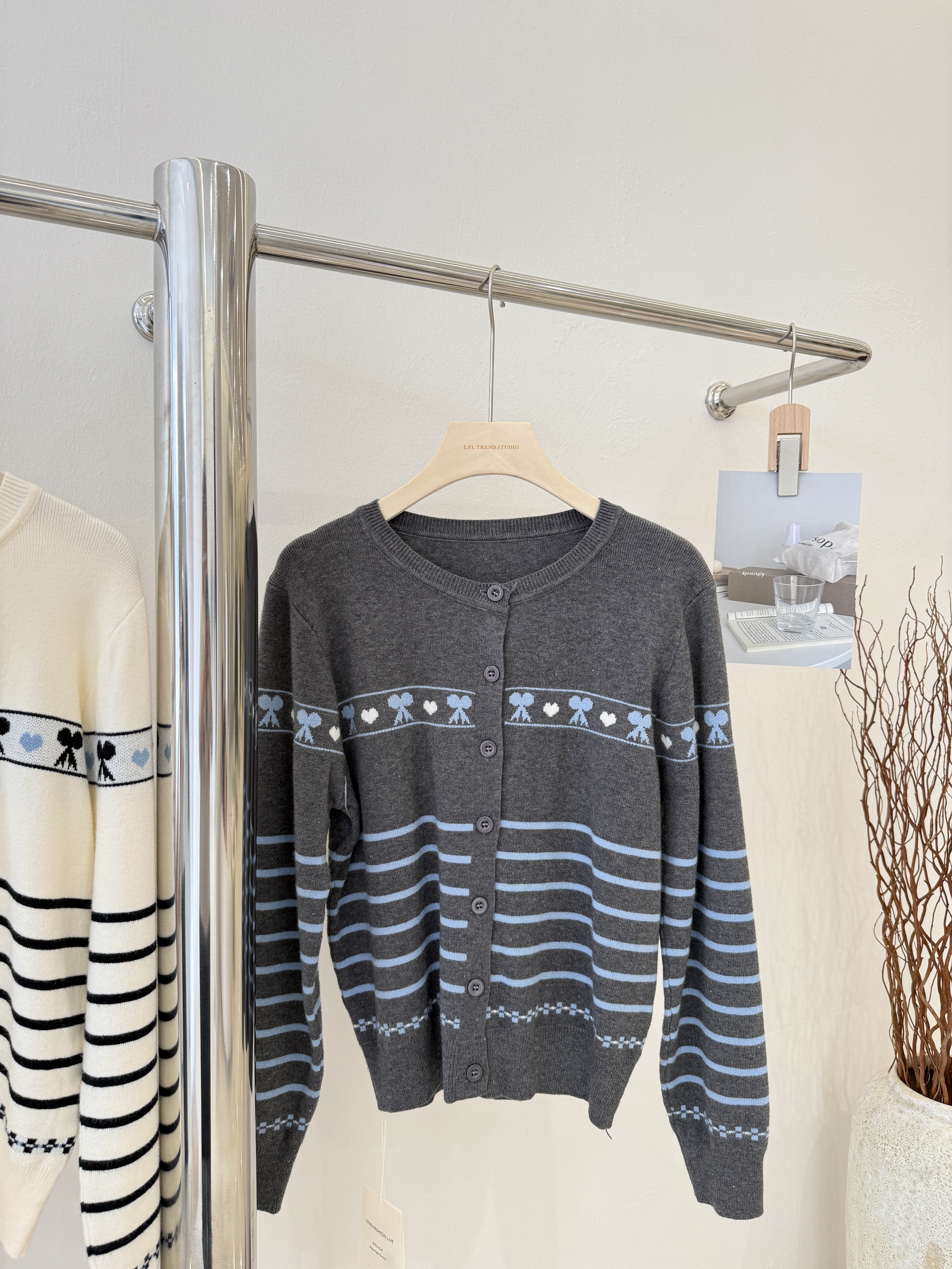 6835 韩系提花条纹针织衫