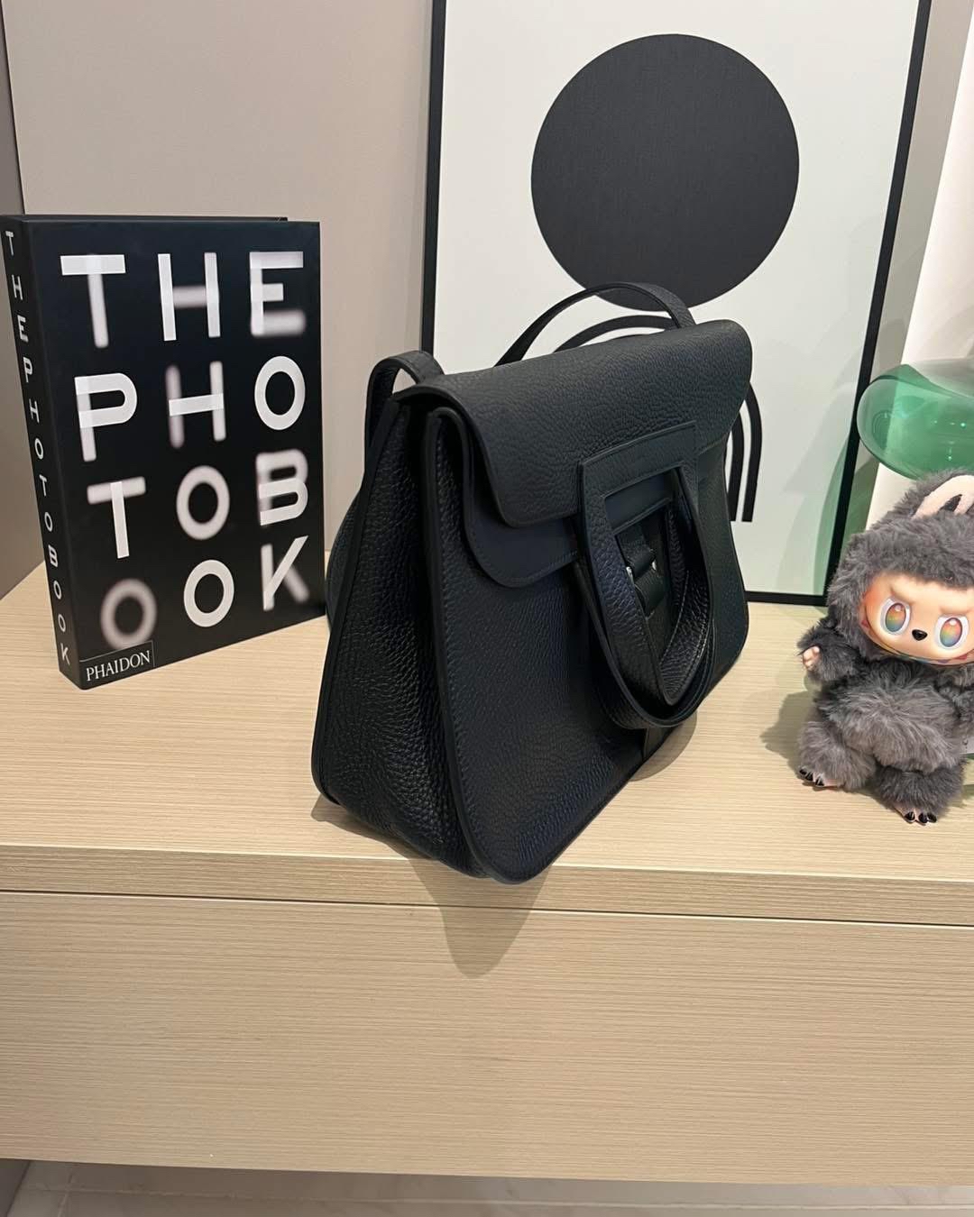 Hermes Halzan 31,STAMP A 黑銀 100%Authentic,98%new ✅專門店收據 ✅Dust bag 