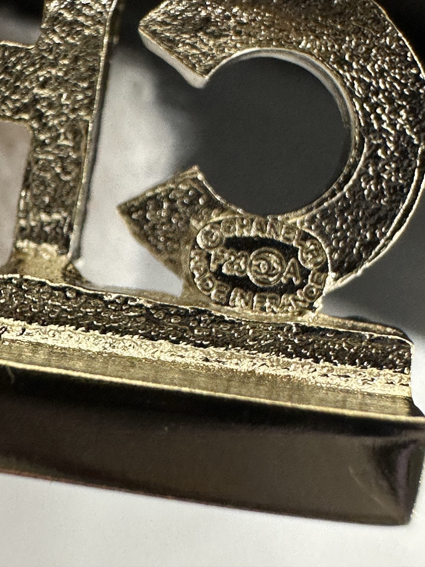 Pre-Owned CHANEL Crystal Logo Brooch Pin/ Product Code: 26041708