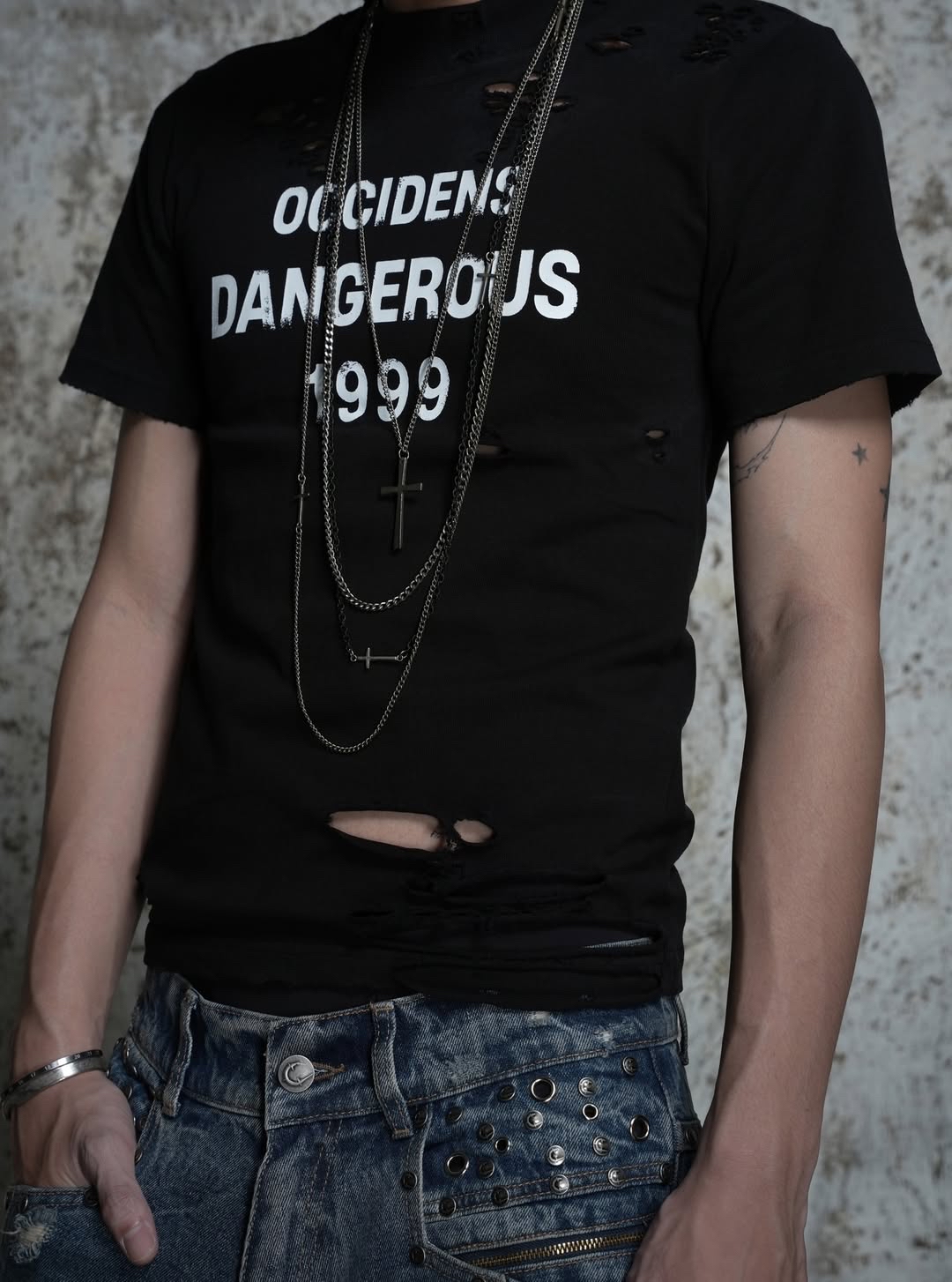 DANGEROUS TEE