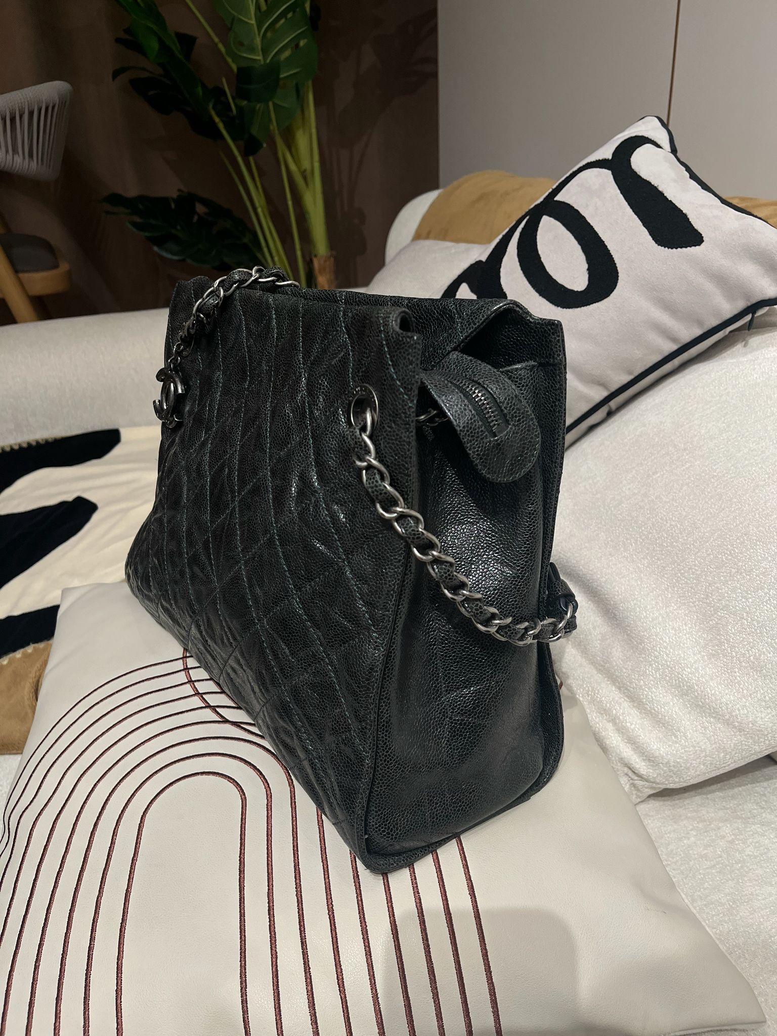Chanel shoulder bag 牛皮復古銀扣 100%Authentic,95%new ✅貼✅dust bag