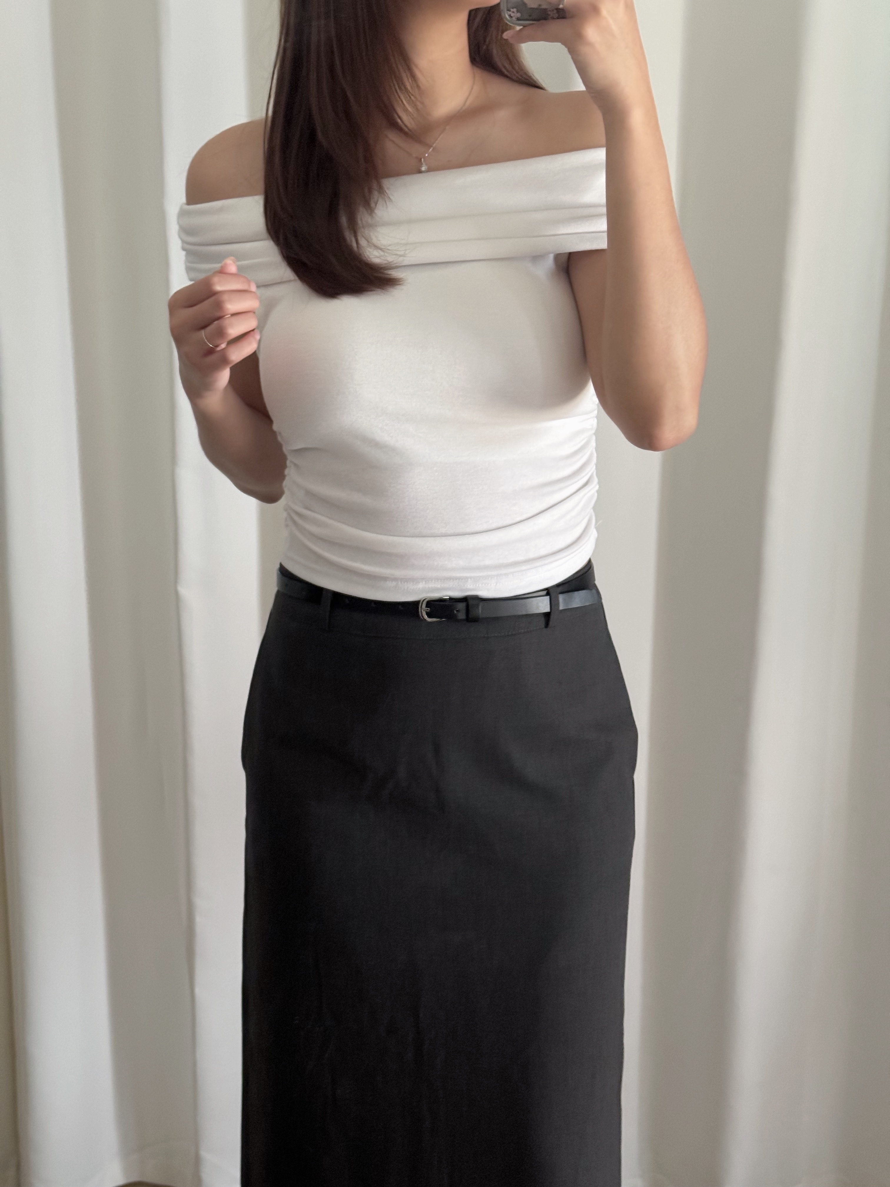 皺褶彈彈一字肩短袖上衣(兩色入)