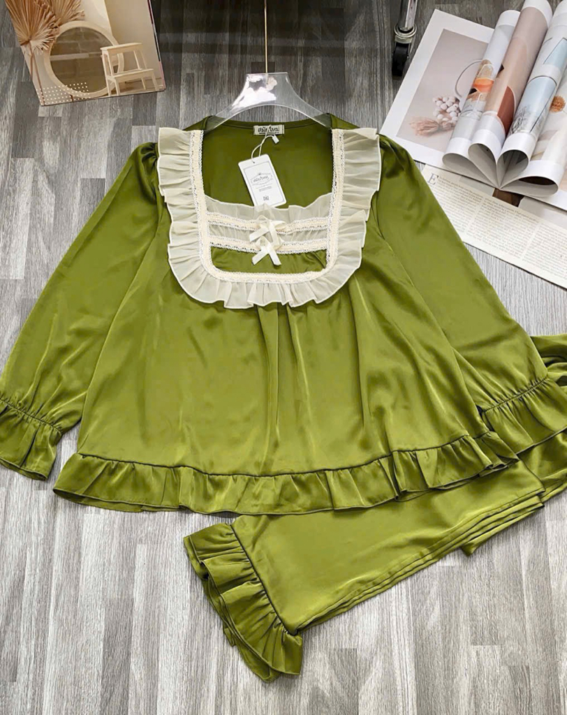 緞面荷葉邊睡衣套裝復古風