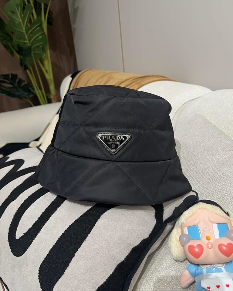 Prada re-nylon bucket hat M size 100%Authentic,98%new