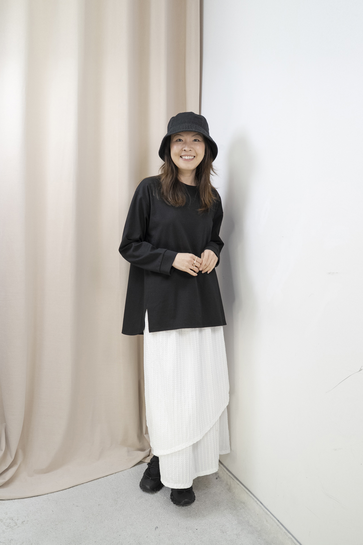 後背工字褶挺棉上衣（黑色）