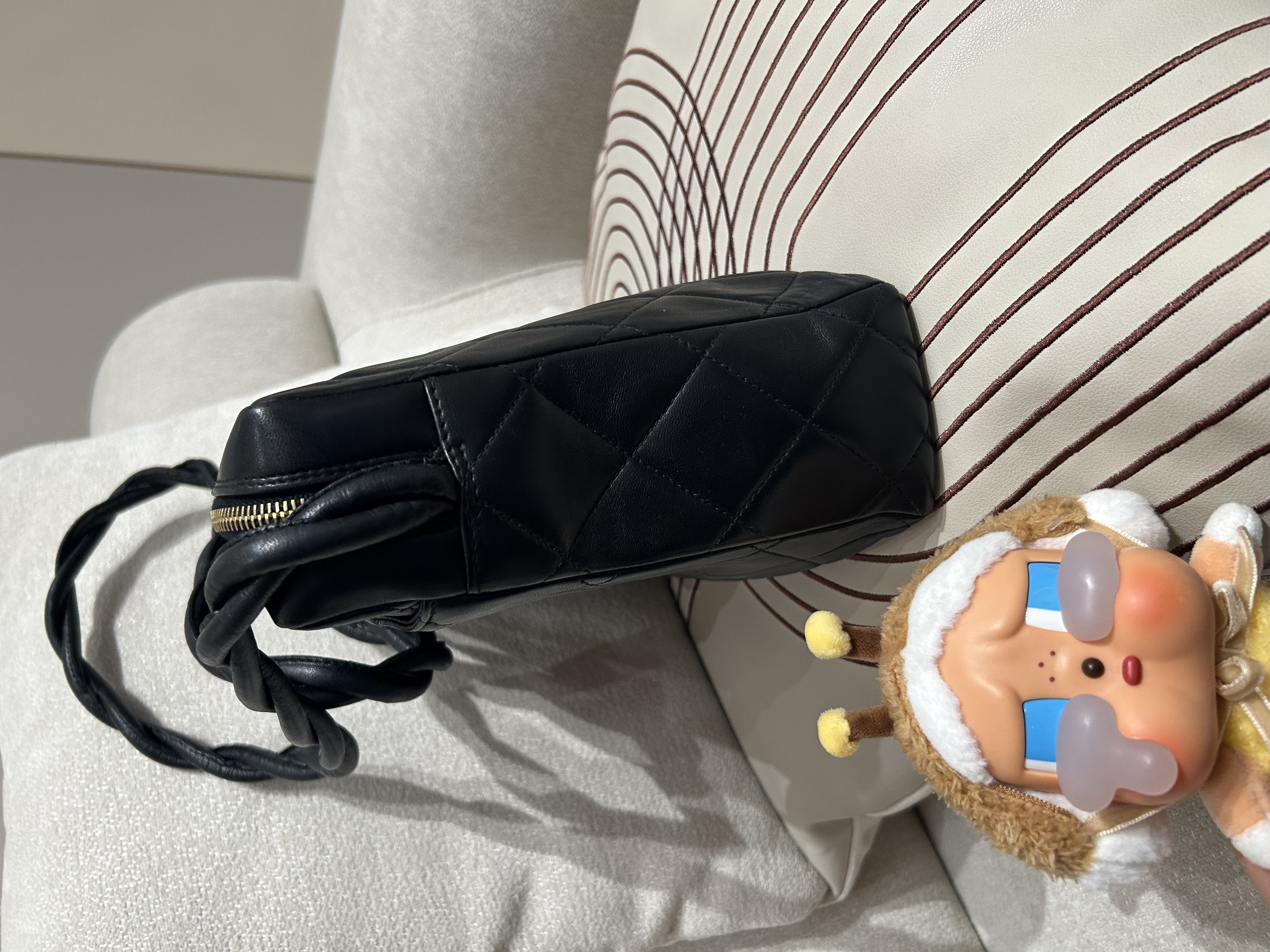 Chanel Vintage Shoulder bag 100%Authentic, 95%New ✅4card✅Dust bag