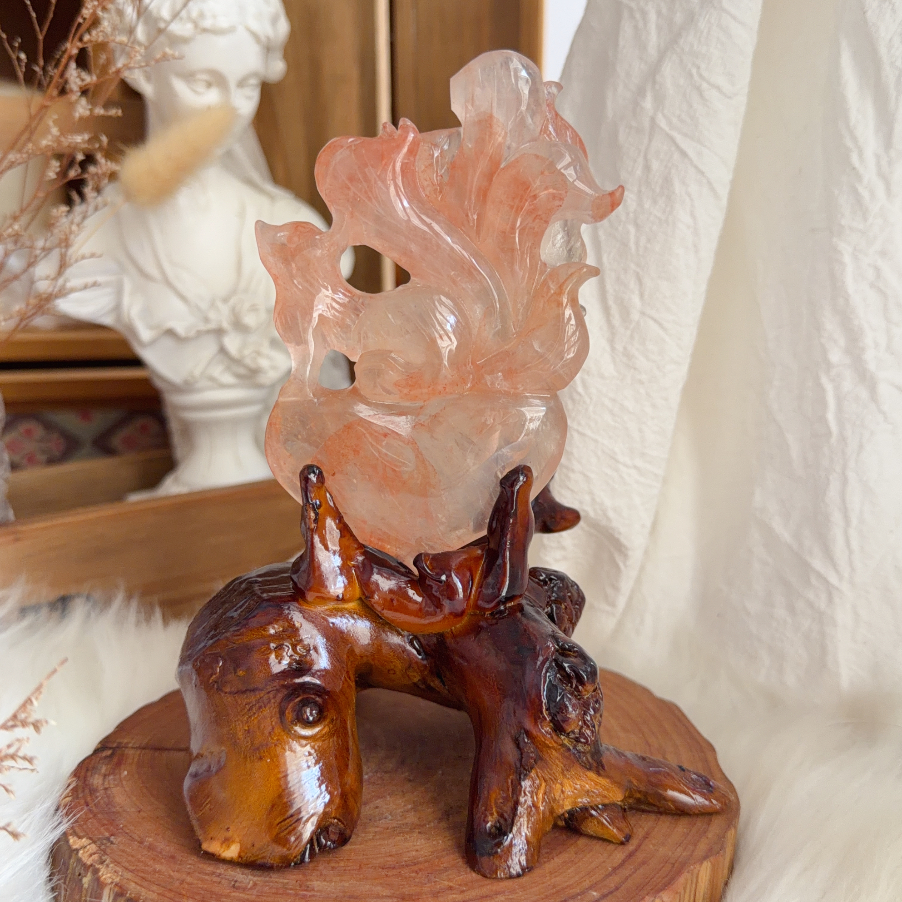 紅膠花九尾狐擺件（包底座）