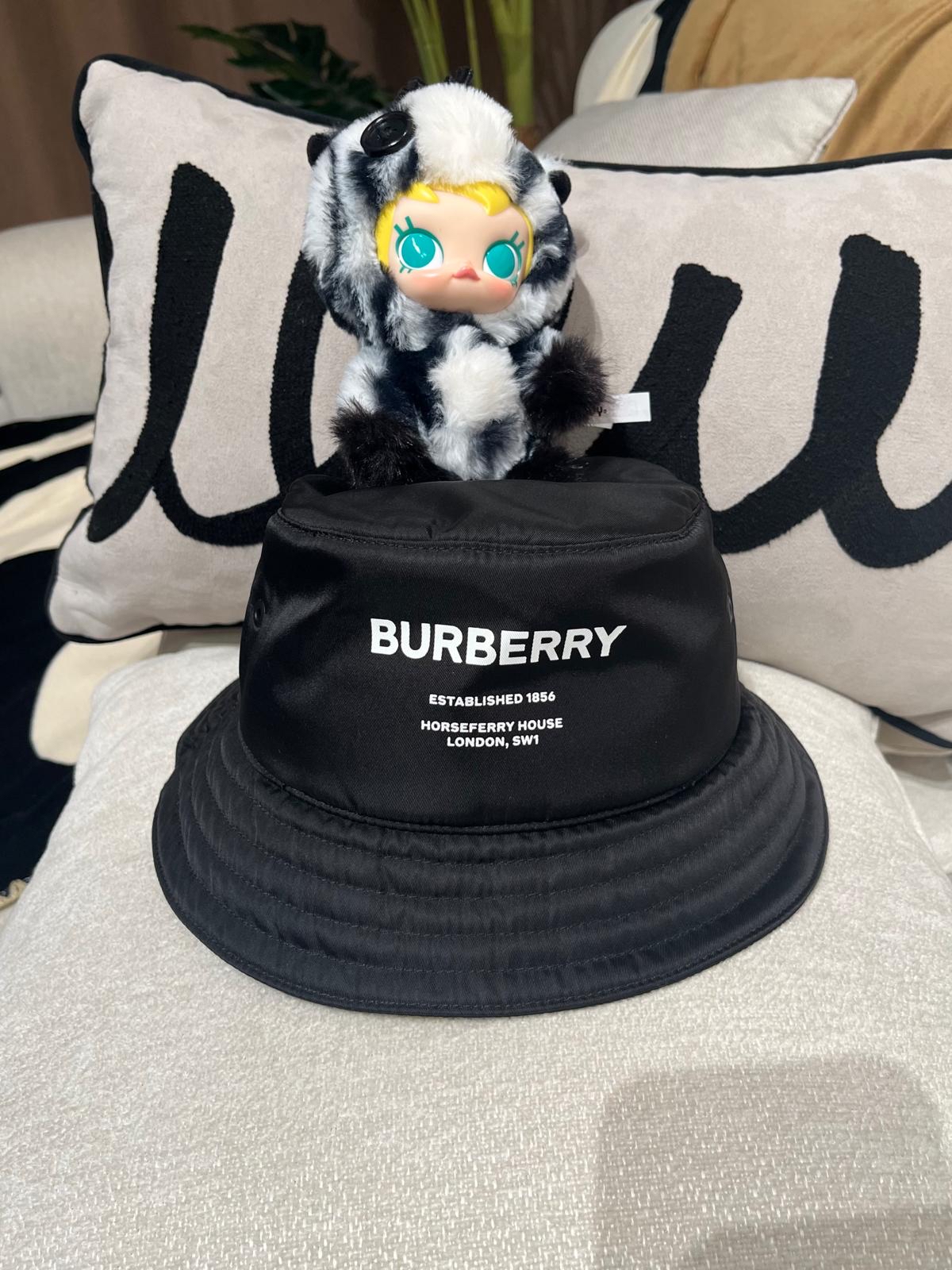Burberry 帽London nylon bucket hat S size 100%Authentic,99%new