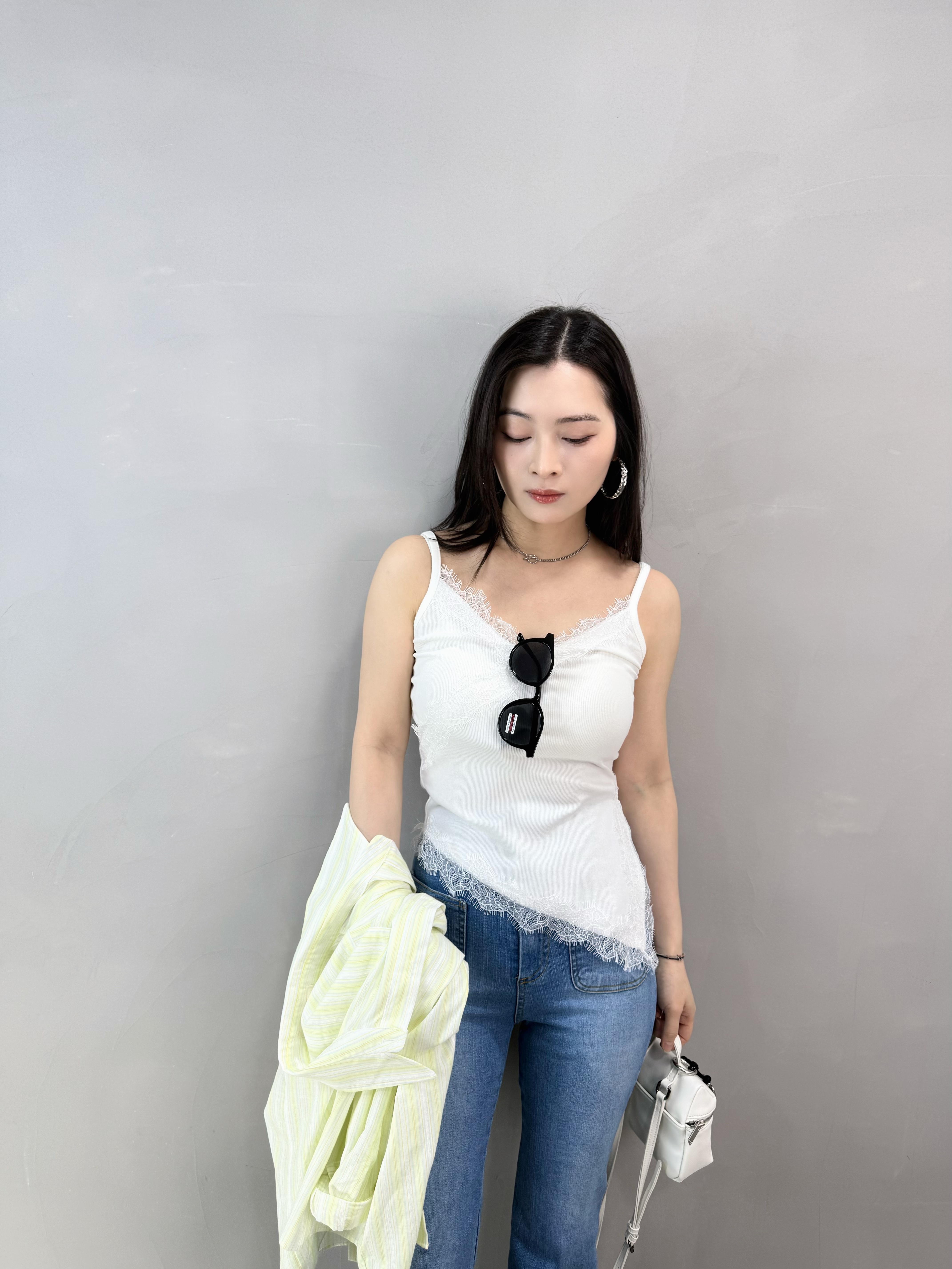 I63 斜Cut開叉Lace背心
