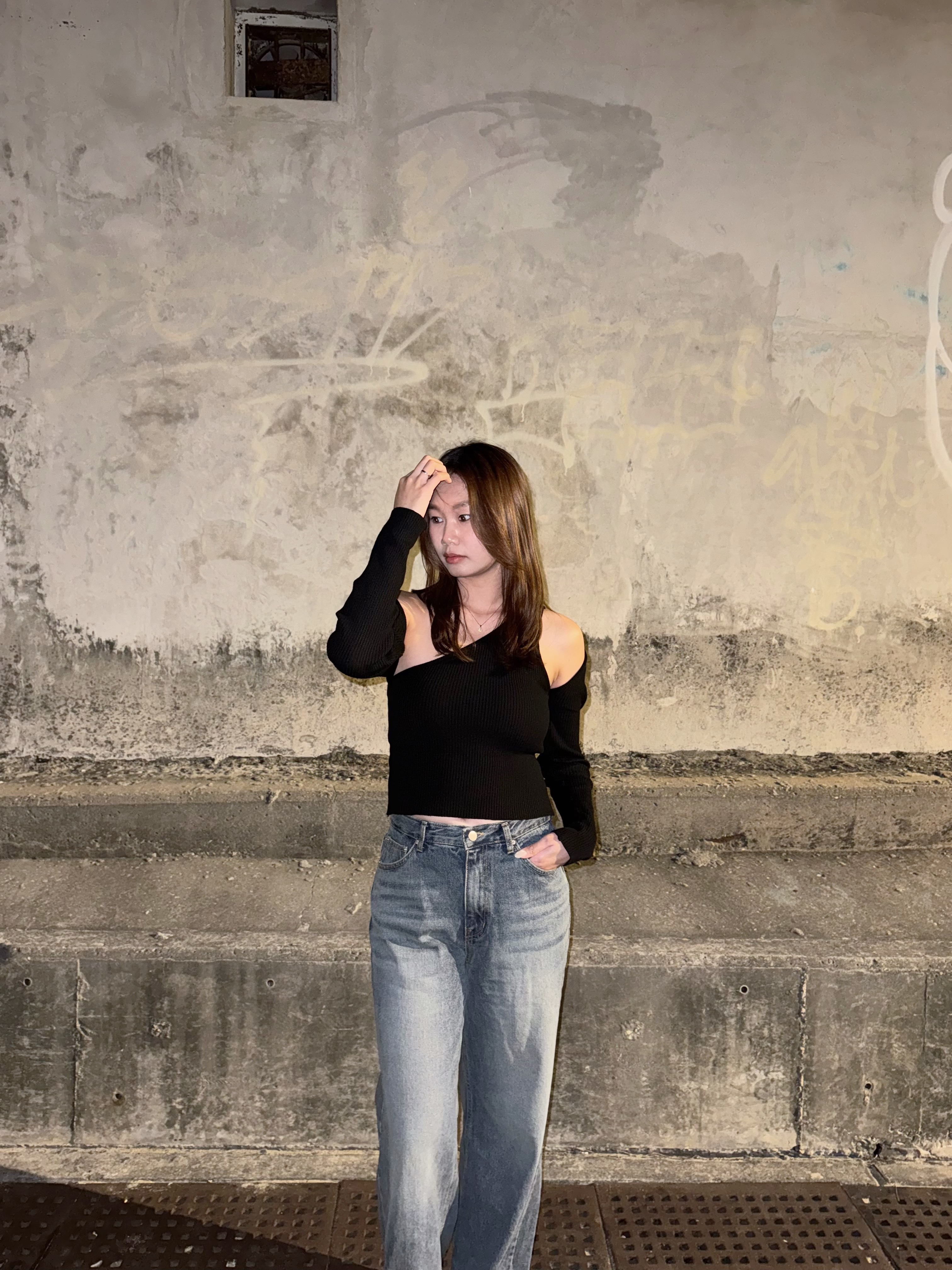 [顯鎖骨線條!]女人味坑紋斜肩兩件裝(兩色入)