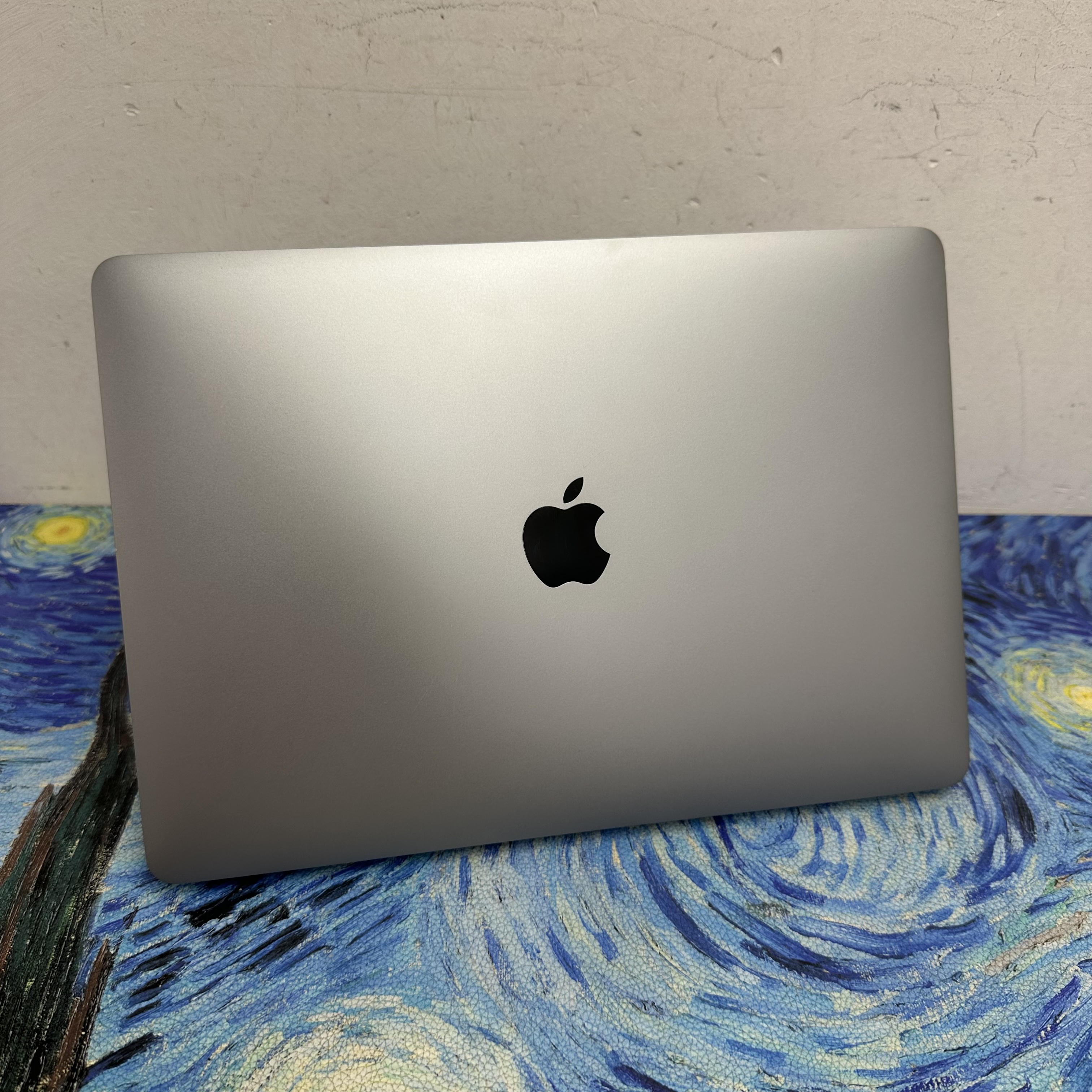 #6013 Apple MacBook Pro/APPLE Retina/M2 CPU/16GB Ram/512GB SSD/Touch ID/Touch Bar/13.3吋Mon/ Laptop / Notebook /文書機/ Movie / Netflix / Disney+ / MacBook M2 Pro /