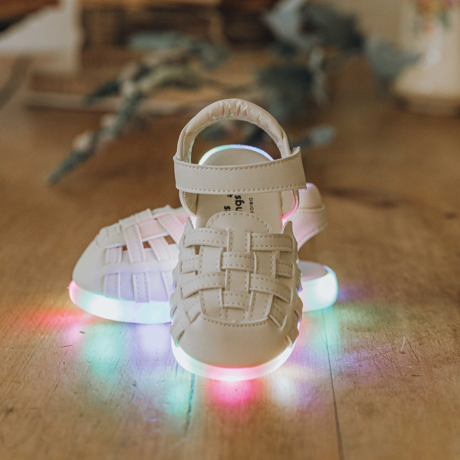 Koongs Koongs Lyon LED Sandals（Beige）