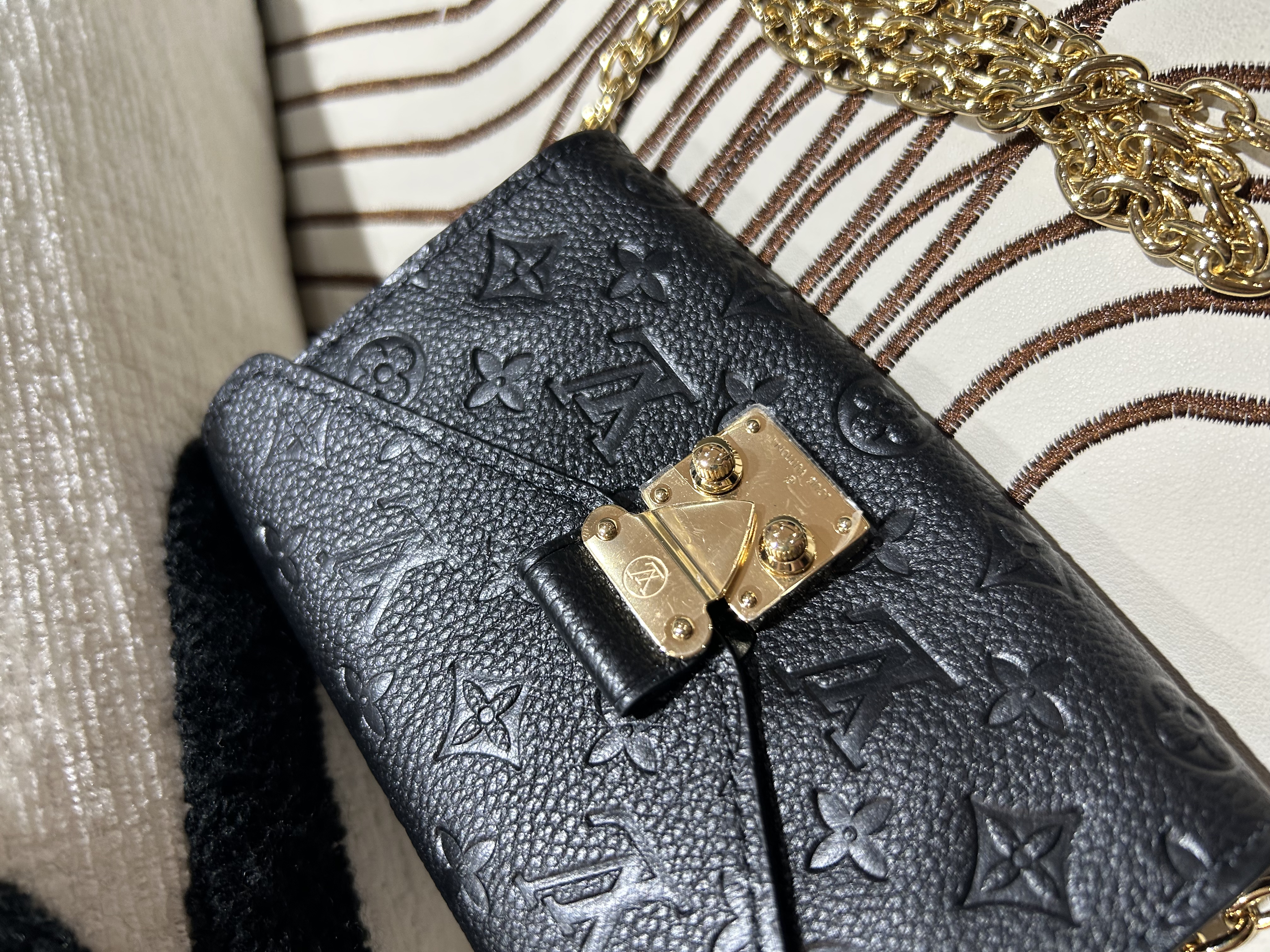 Lv Pouch Metis Belt Chain Wallet 黑色Black Calfskin Monogram Empreinte 鏈條銀包 M4717Z,100%Authentic, Unused未使用品✅Dust bag✅Box