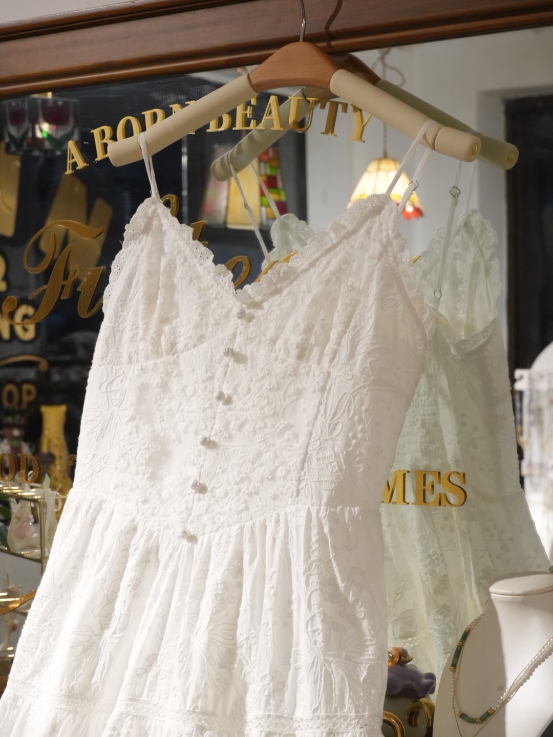 高質刺繡吊帶裙