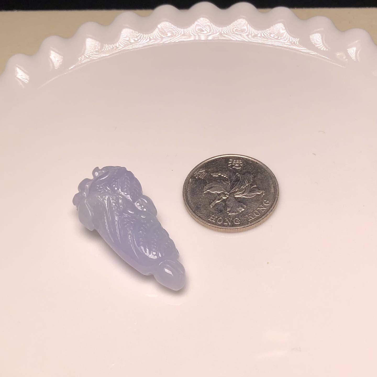 B08799 紫底白菜吊墜