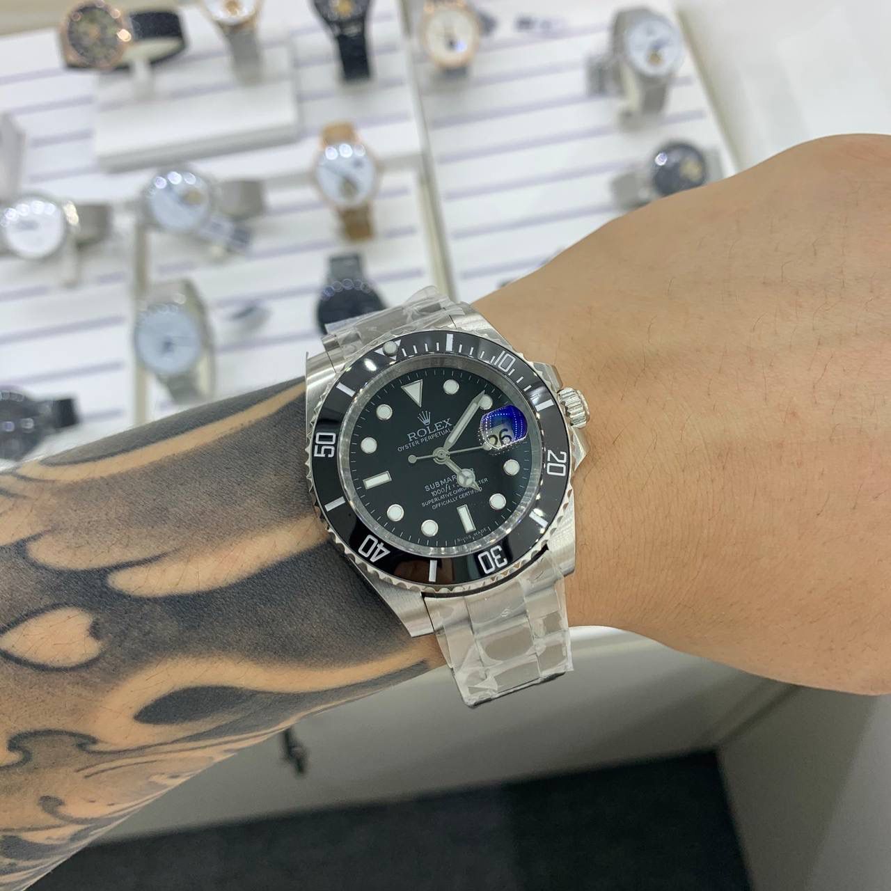 🚺劳力士⌚️ROLEX 黑水鬼系列 -进口原装全自动机械机芯（超稳定） 陶瓷圈口（超强夜光） 正品同步新款抛光工艺尺寸-40mm 蓝光蓝宝石玻璃 三珠钢带搭配保险扣／特制胶带⌚️6字位隐藏纂刻防伪皇冠标志