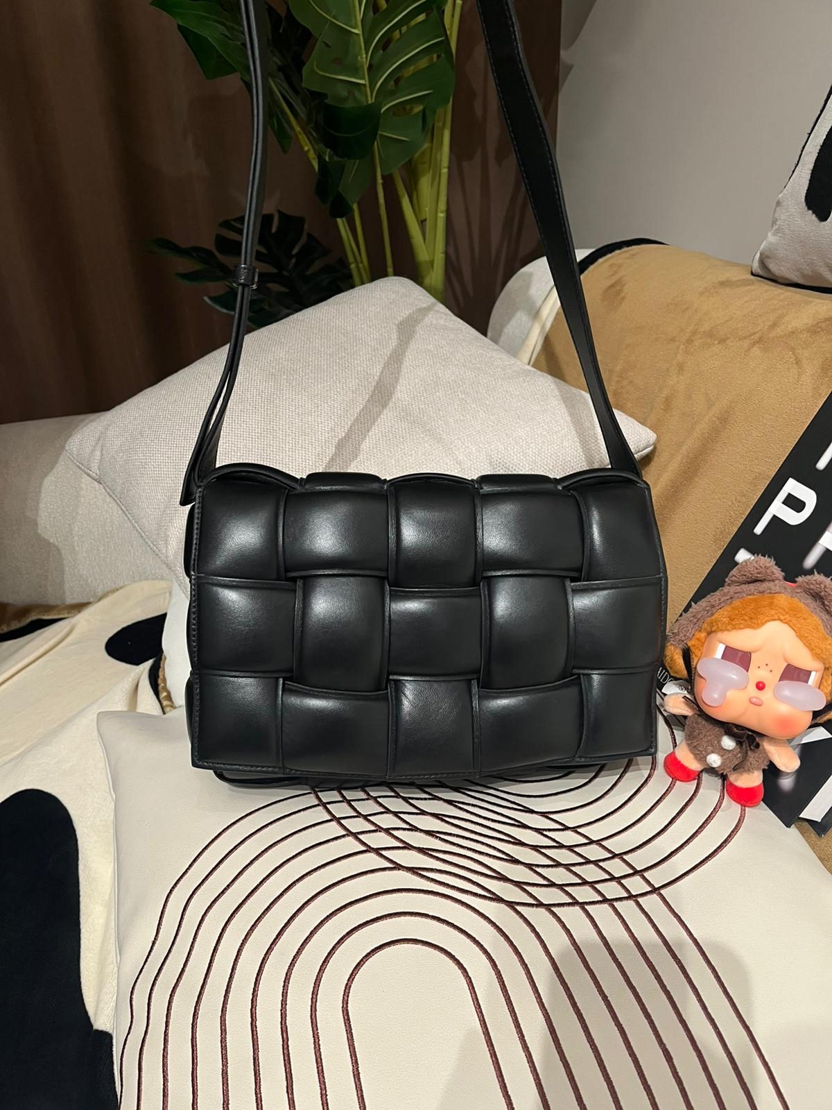 Bottega Veneta BV Cassette Padded Shoulder bag 100%Authentic, 90%New ✅Dust bag