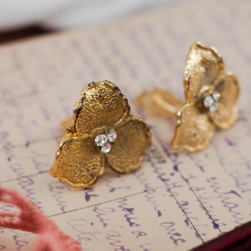 Vintage Three Petals Golden Flower Head Clip Earrings from Canada (MT1287)