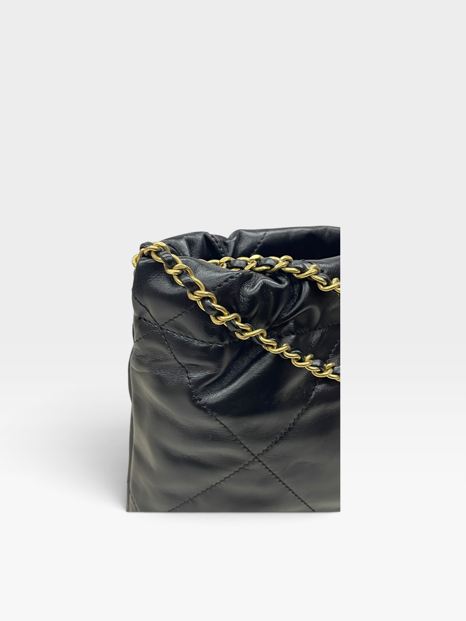 Pre-Owned CHANEL Mini 22 Bag / Product Code: K090419