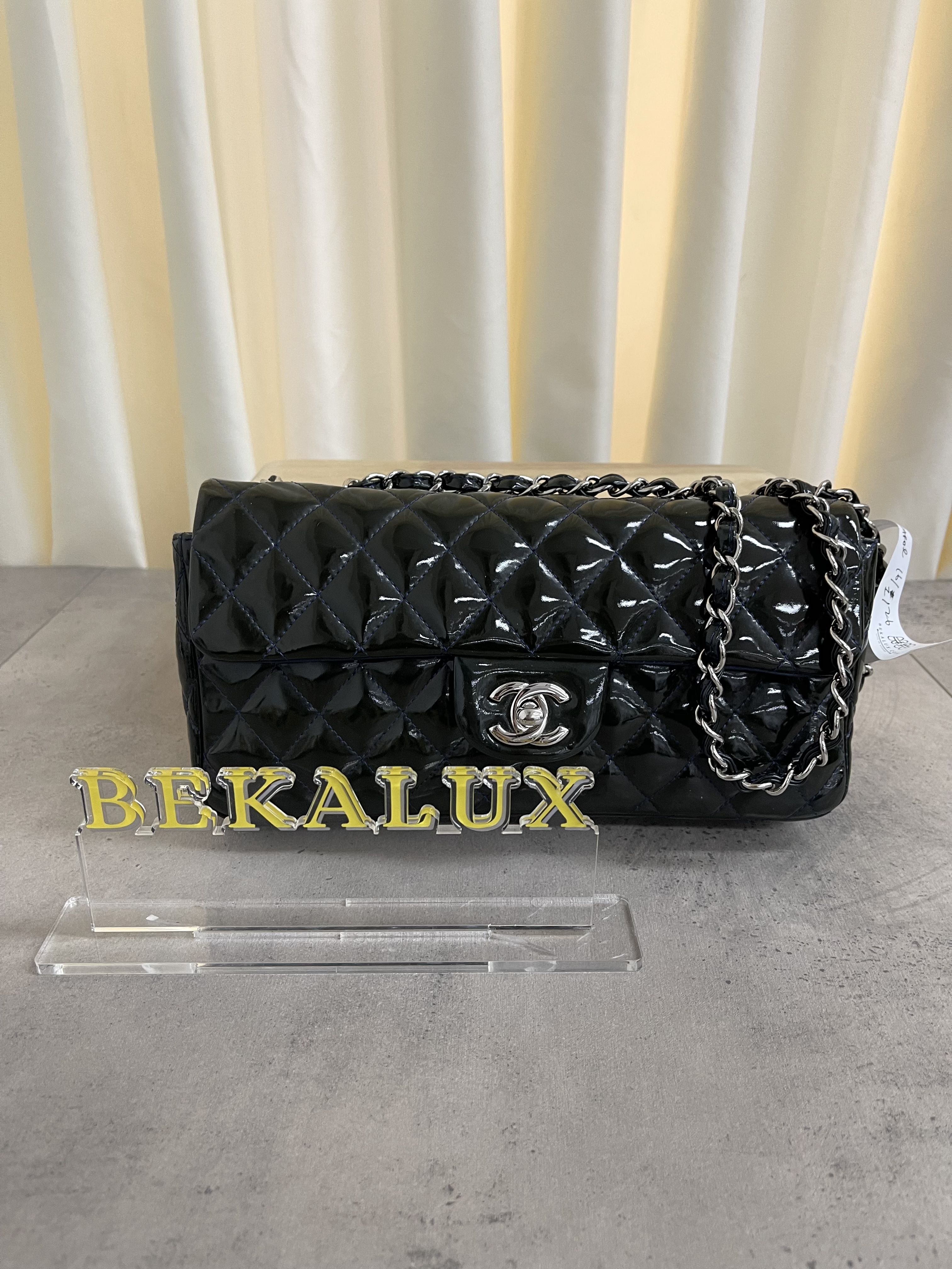 Pre-owned Chanel Patent leather CF/ Product Code: 26012402