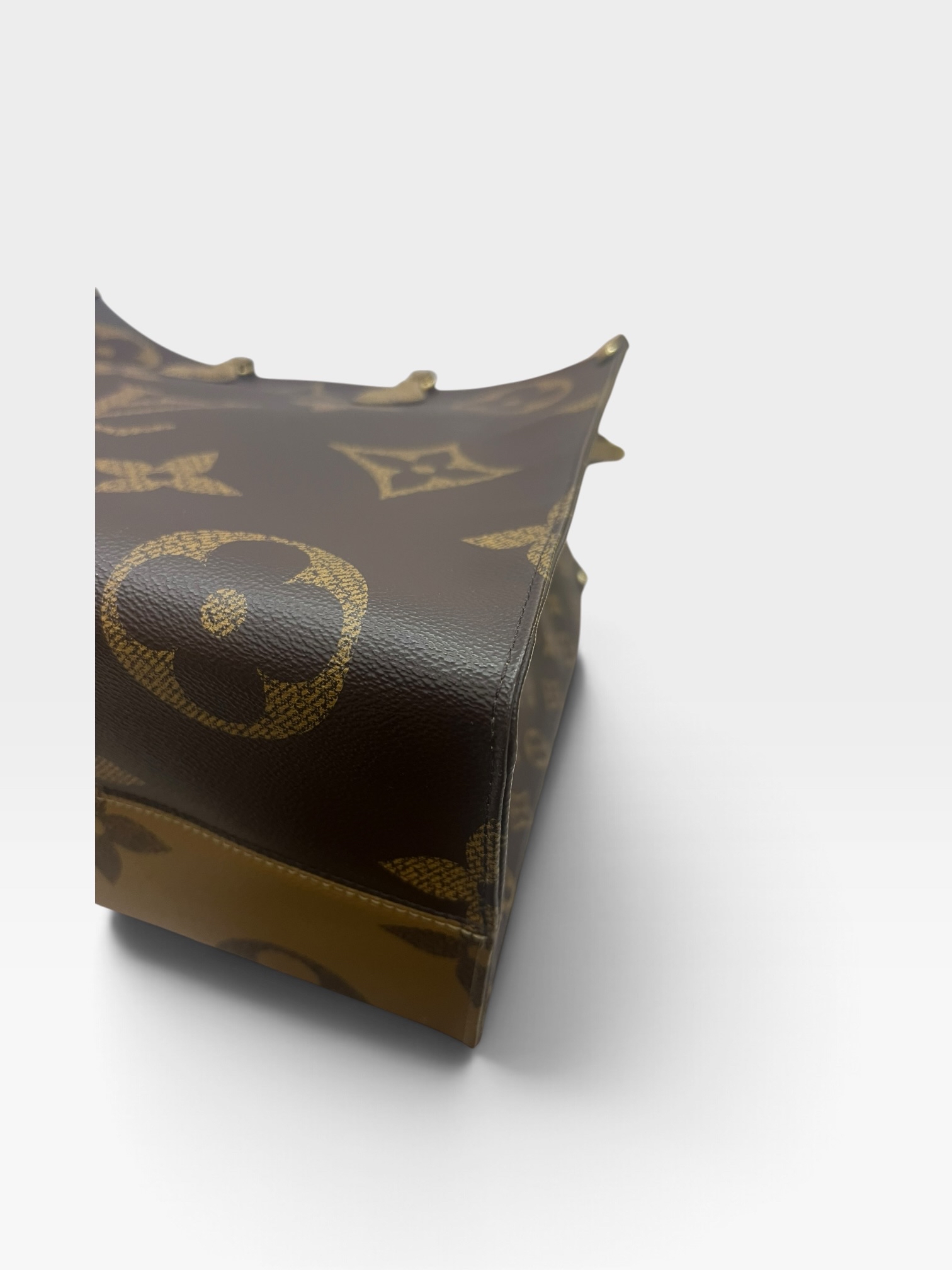 Pre-Owned Louis Vuitton OnTheGo Giant Monogram Reverse Tote Bag/Product Code: 102302