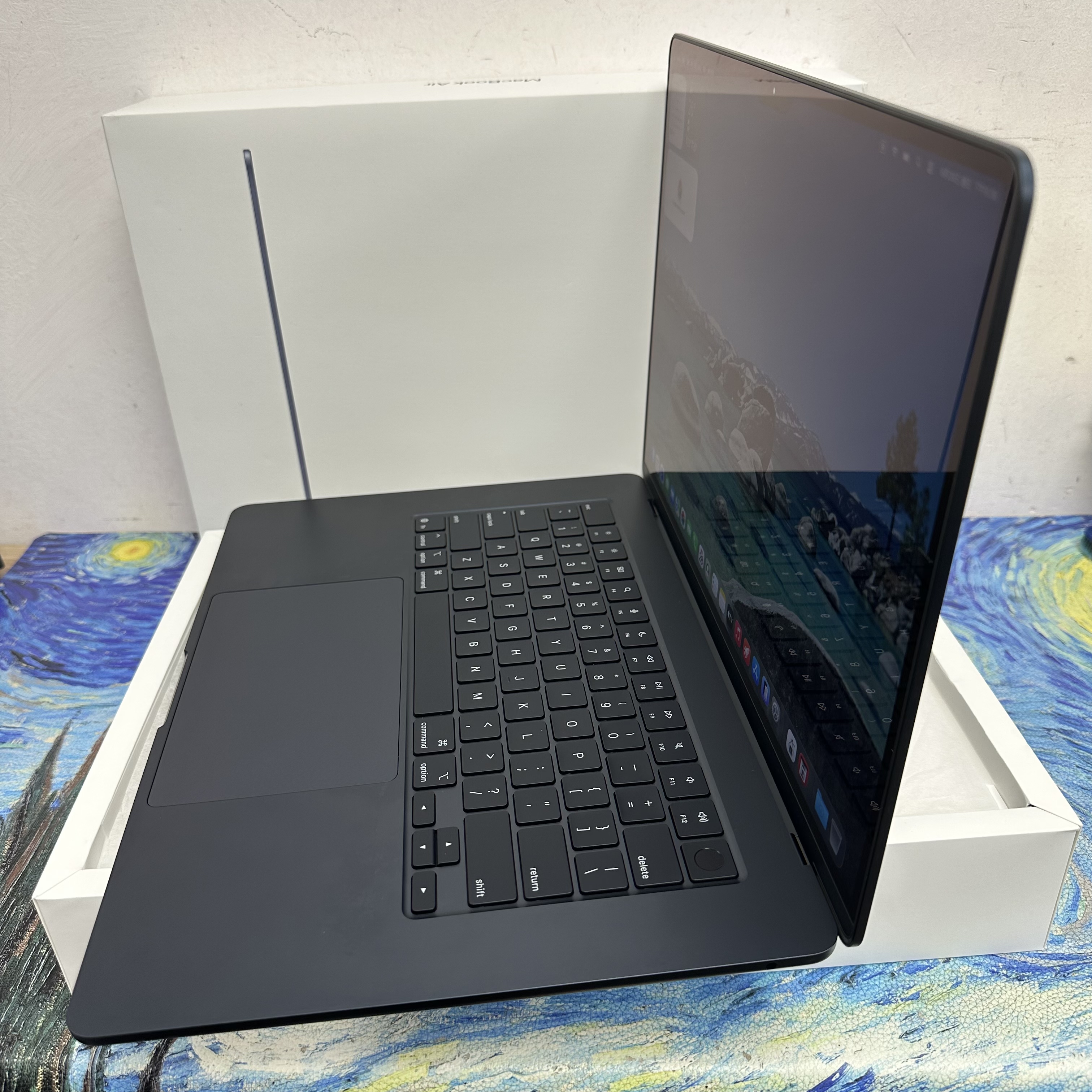 #5896 全新質素APPLE  MacBook Air M4 2025 M4 CPU/ 16GB Ram/256GB SSD/10核心GPU/Liquid Retina Mon/15吋/午夜藍色/Gaming Laptop / Notebook / 超強續航能力/文書機 / 畫圖 / 剪片 / Movie / Netflix