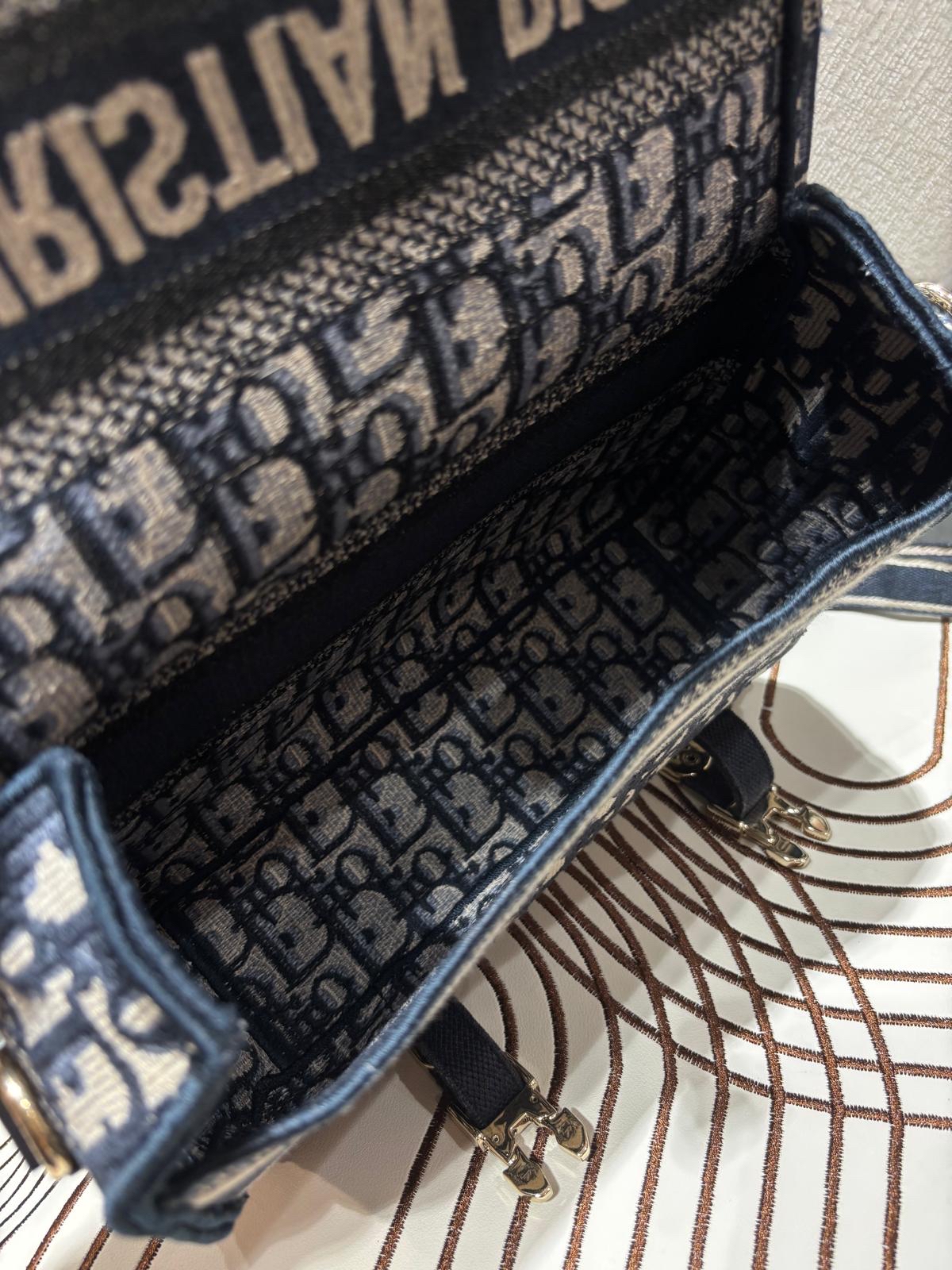 Dior 小碼 Diorcamp 手袋藍色 Dior Oblique 刺繡 100%Authentic, 99%New ✅Dust bag
