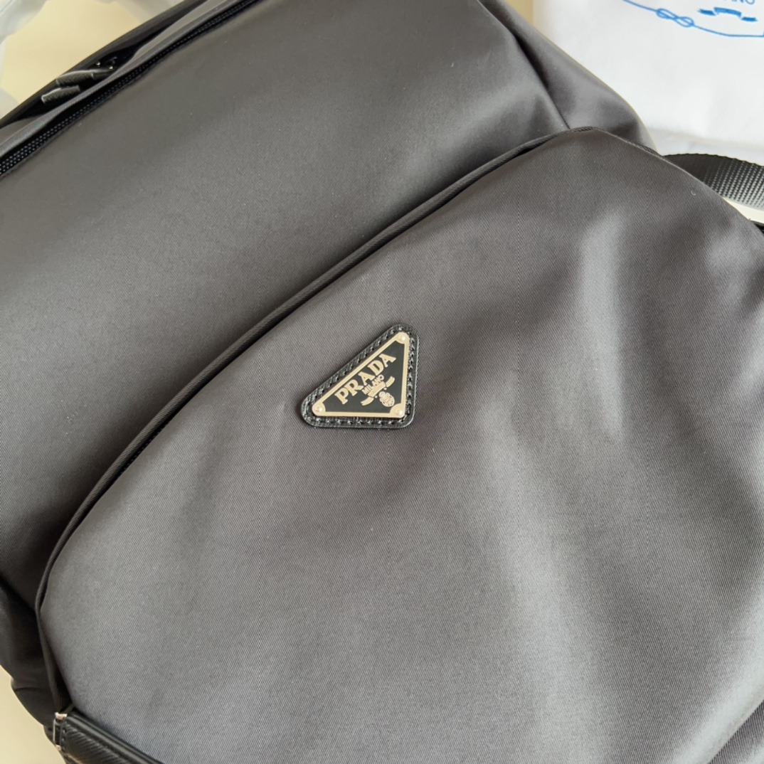 【現貨原單】Prada Re-Nylon and Saffiano leather backpack 背囊
