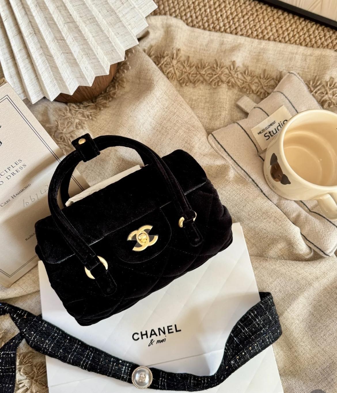 CHANEL VIC年終超限定 黑金絲絨菱格圓筒保齡球包🌙💎