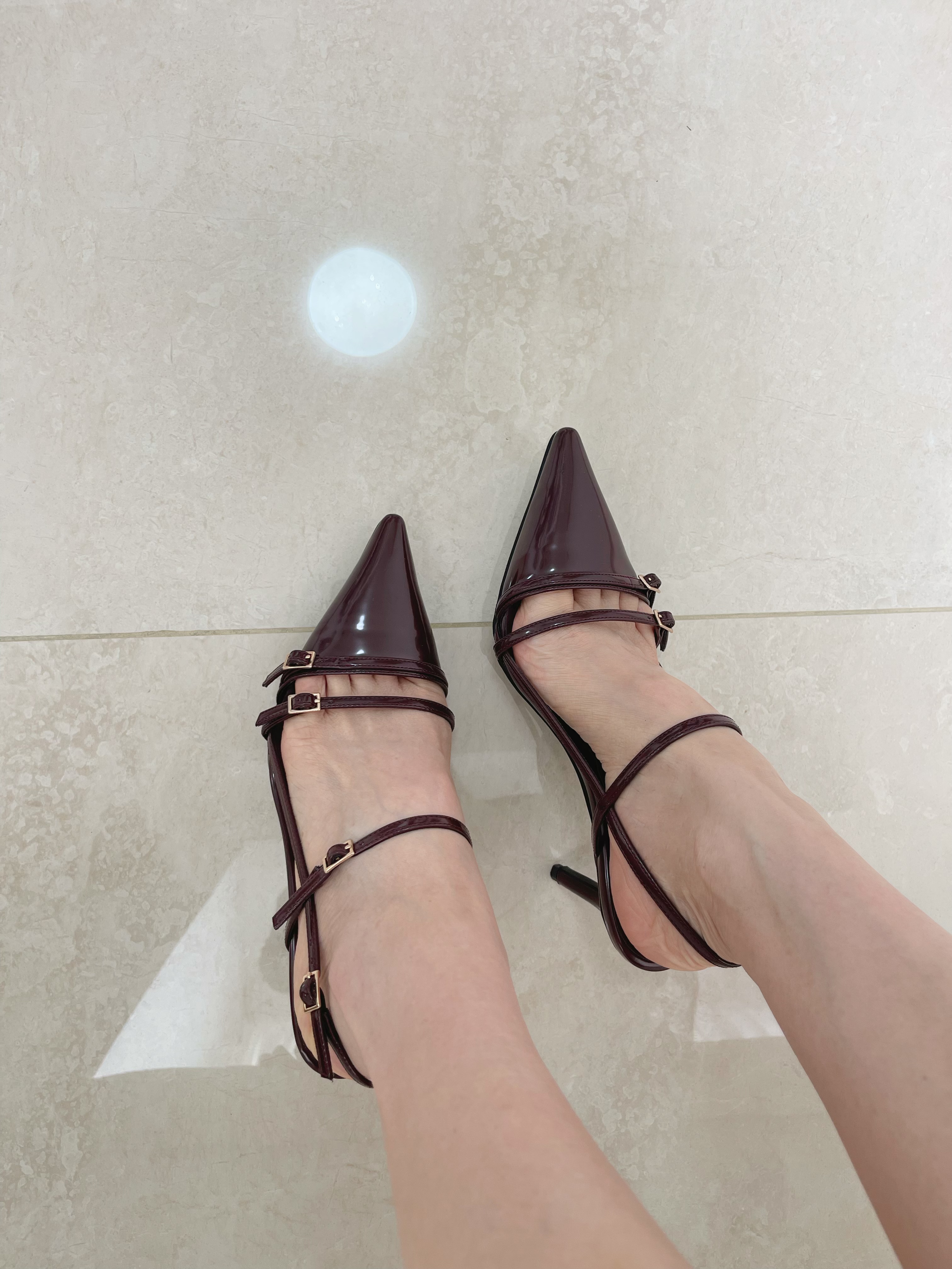 Elegant pointy straps heels