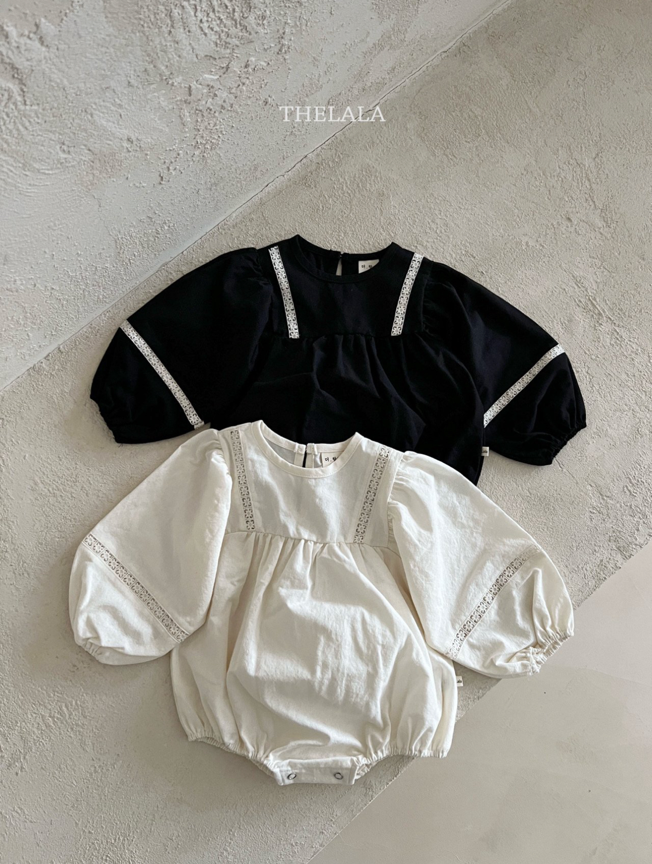 🌸預訂 韓國直送🌸🇰🇷THELALA兩色蕾絲花邊長袖包屁衣