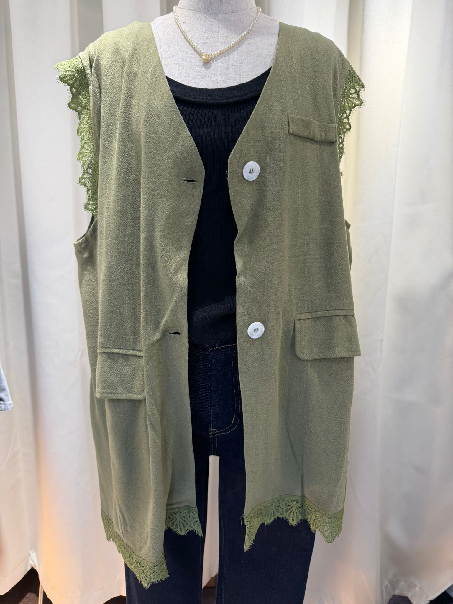 蕾絲邊飾亞麻背心