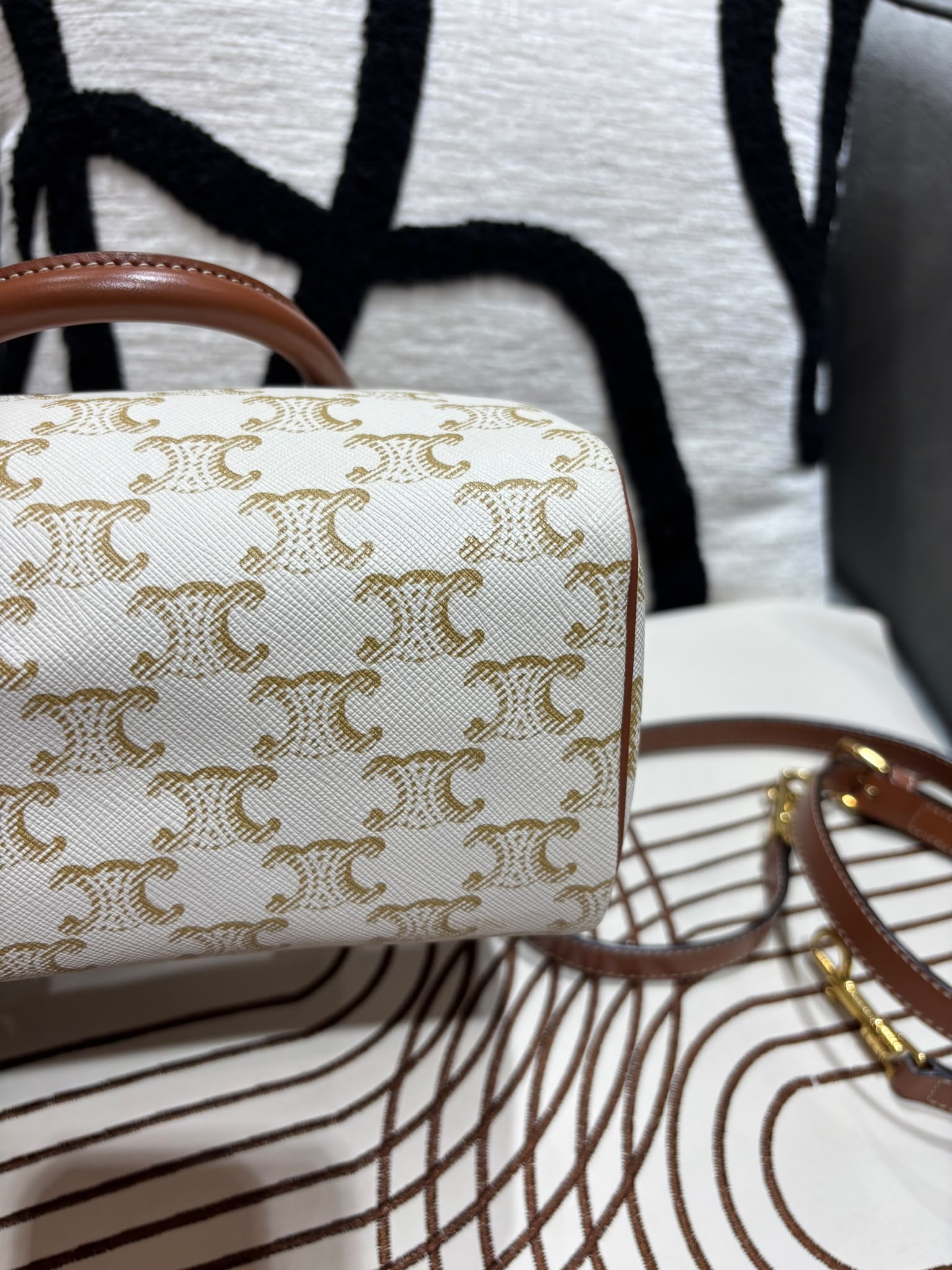CELINE Triomphe Small Boston 2way bag 100%authentic, 95%New ✅Dust bag