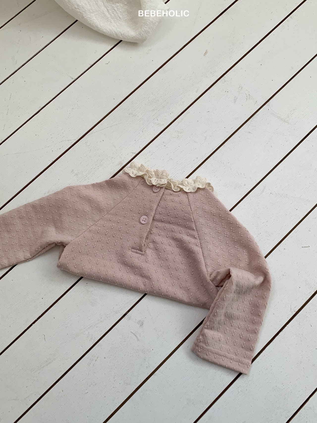 🌸預訂 韓國直送🌸🇰🇷BEBEHOLIC三色提花蕾絲花邊領長袖上衣